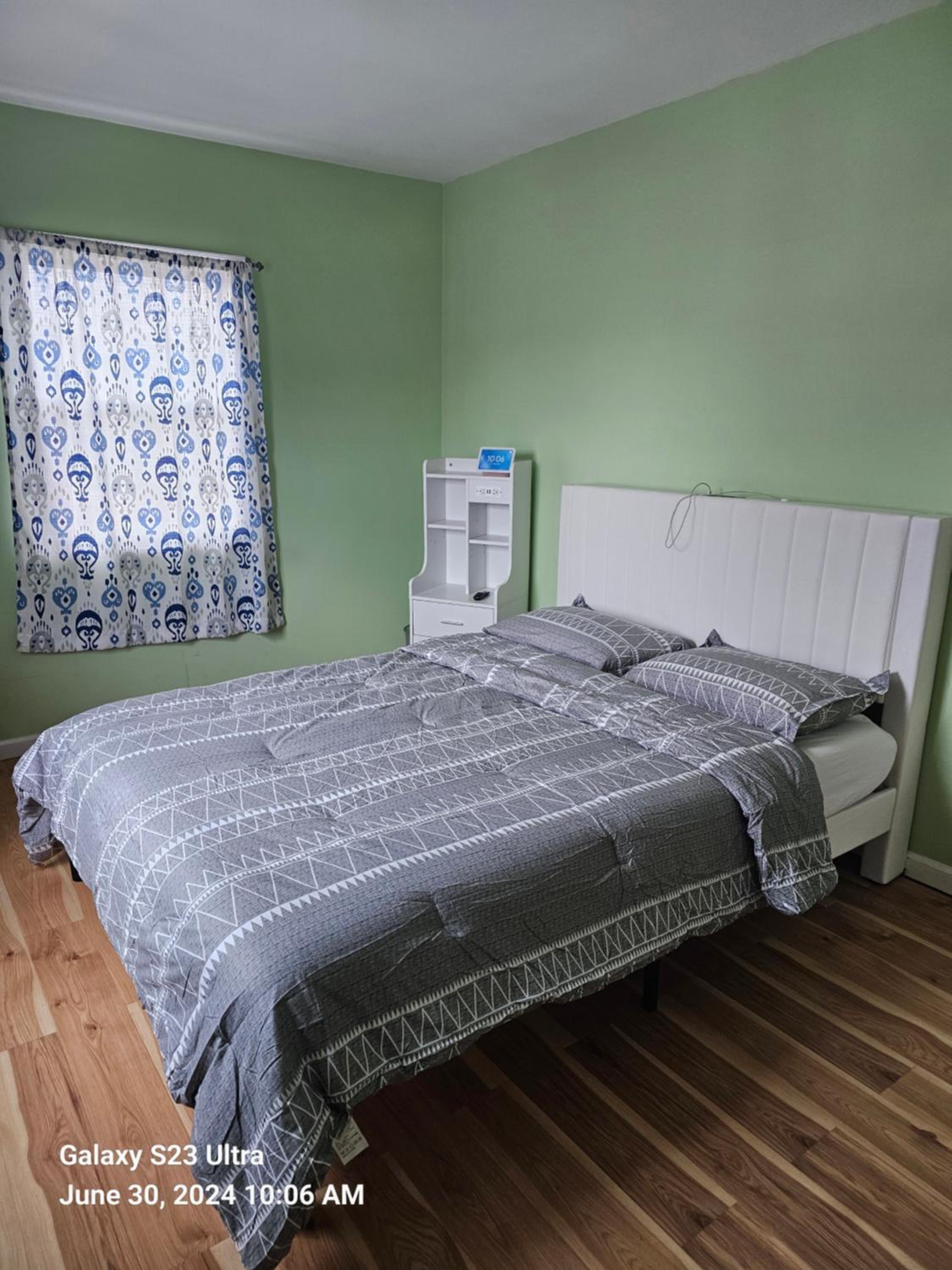 Single Room with Shared Bathroom photo 1