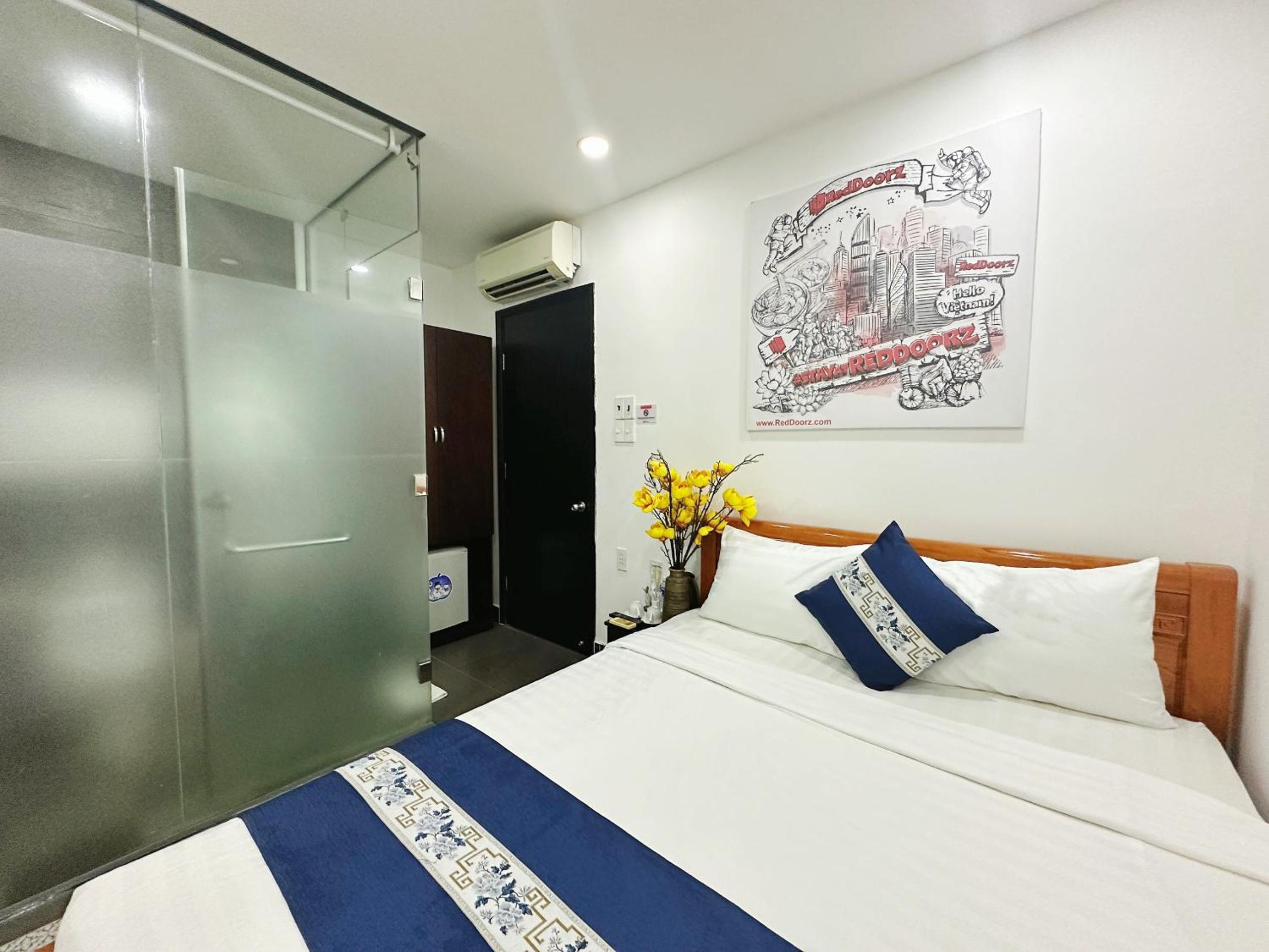 Standard Queen Room