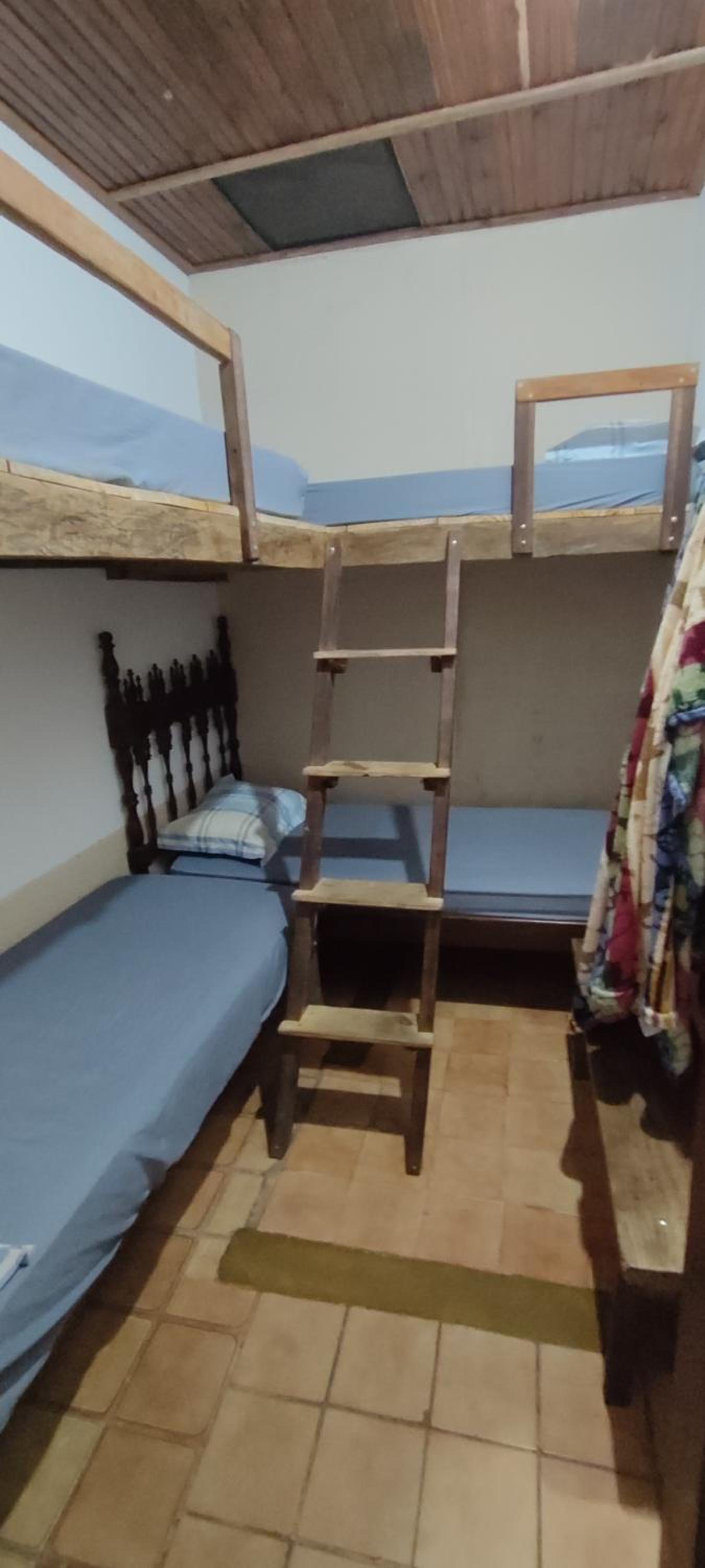 Economy Quadruple Room - Photo 1