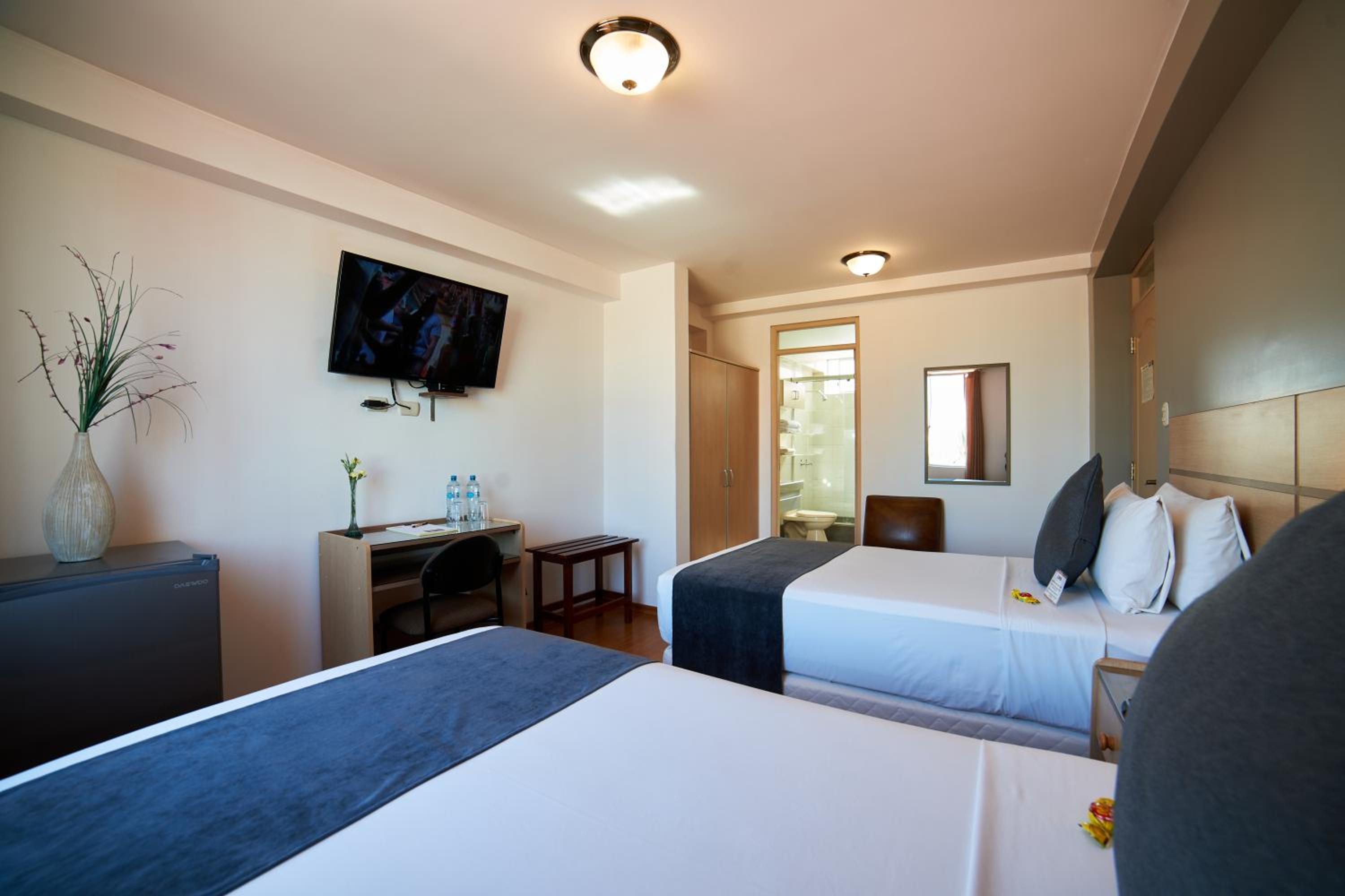 Standard Twin Room photo 2