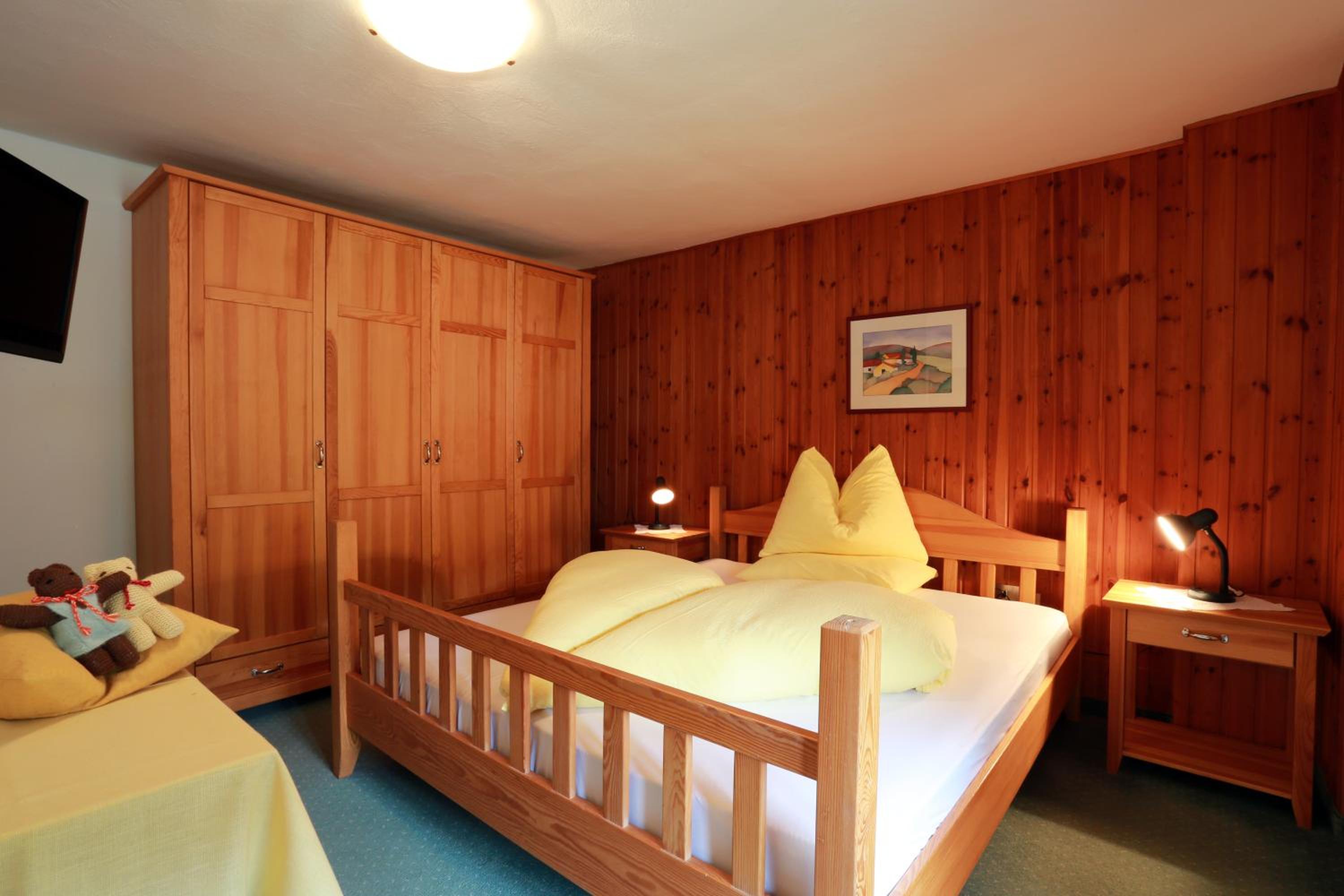 Double Room with Balcony - Photo 3