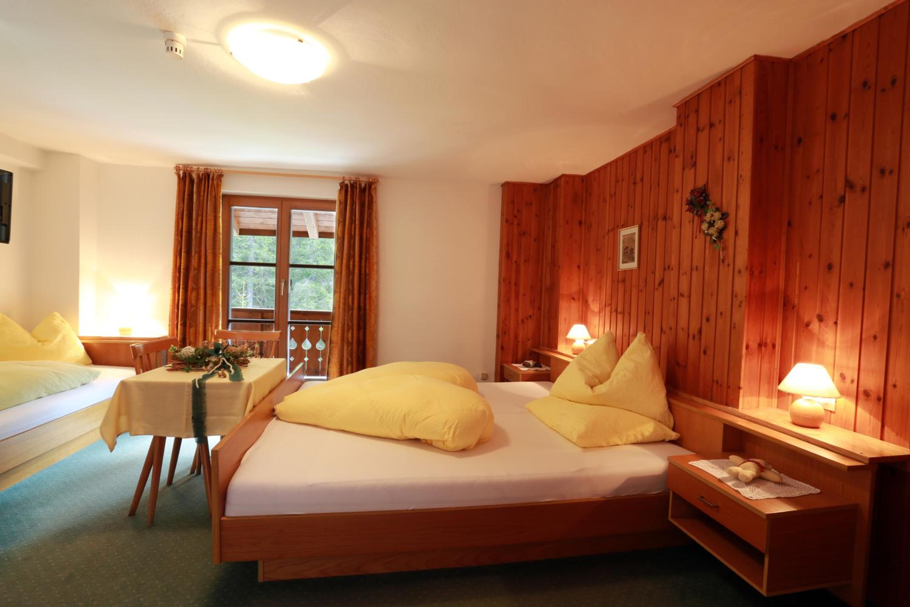Triple Room with Balcony - Photo 1