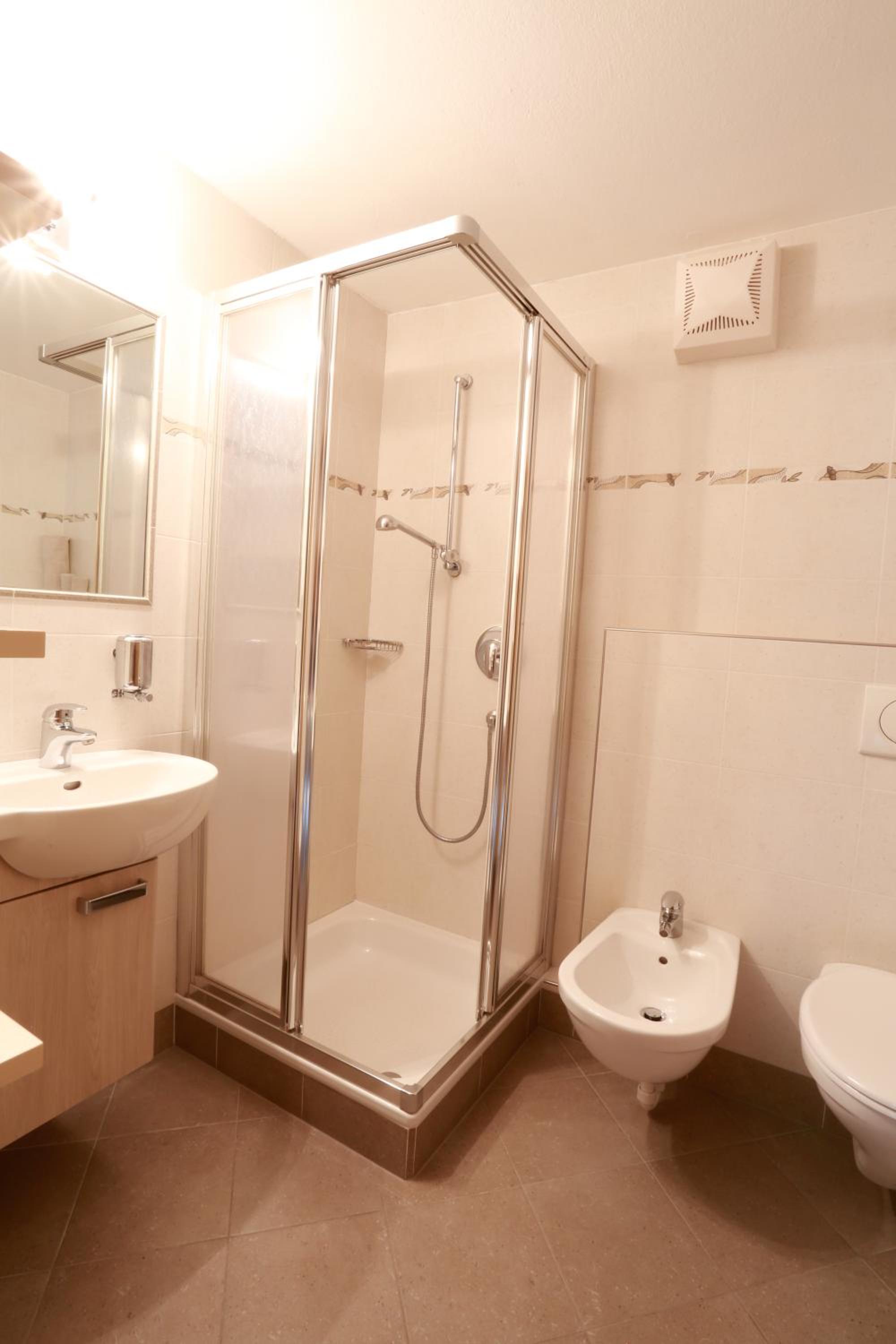 Triple Room with Balcony - Photo 2