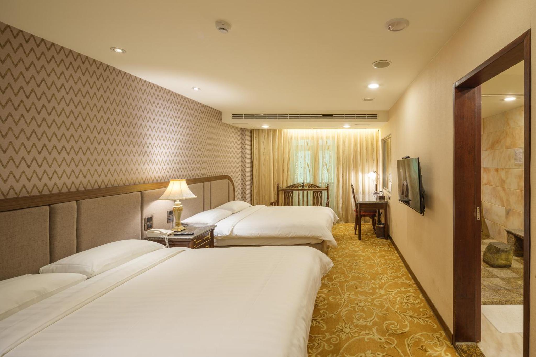 Superior Deluxe Double or Twin Room  photo 1