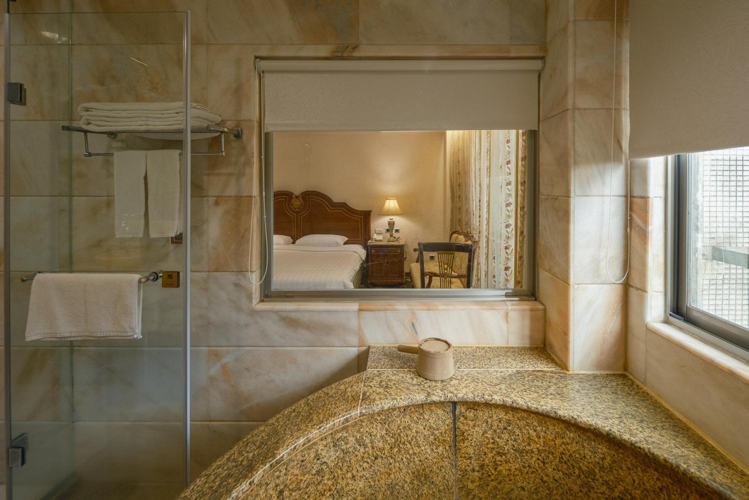 Superior Queen Room photo 2