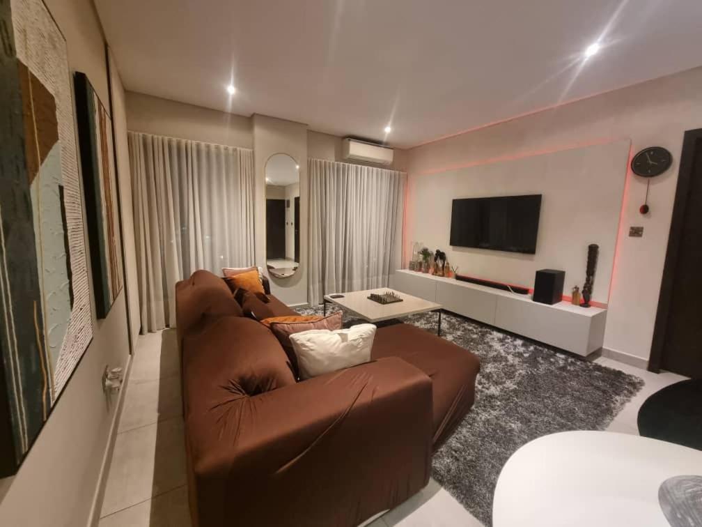 One-Bedroom Apartment with Balcony and City View photo 1