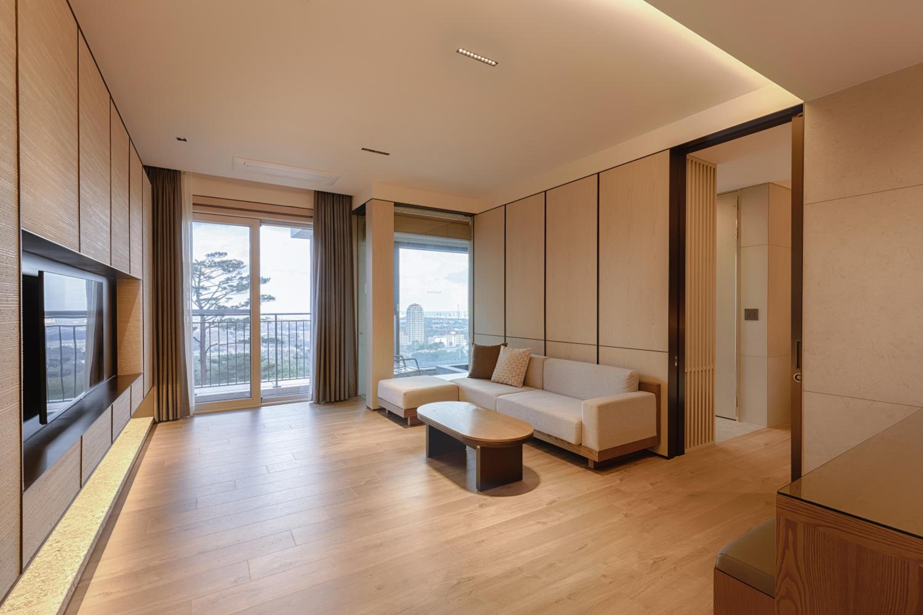 Silver Suite - Bed Type Randomly Assigned (With Kitchenette)