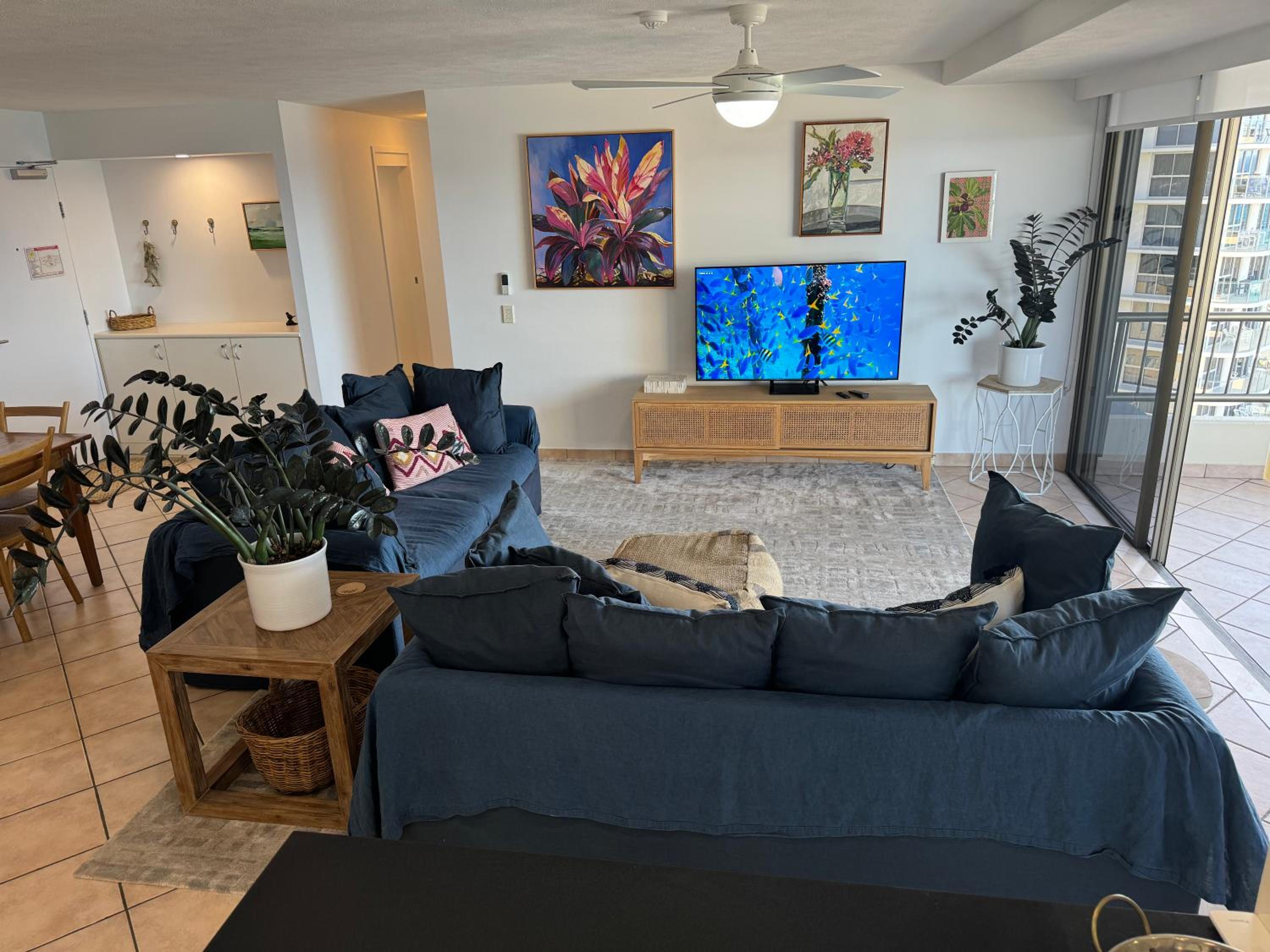 Three-Bedroom Ocean View Apartment - Photo 11