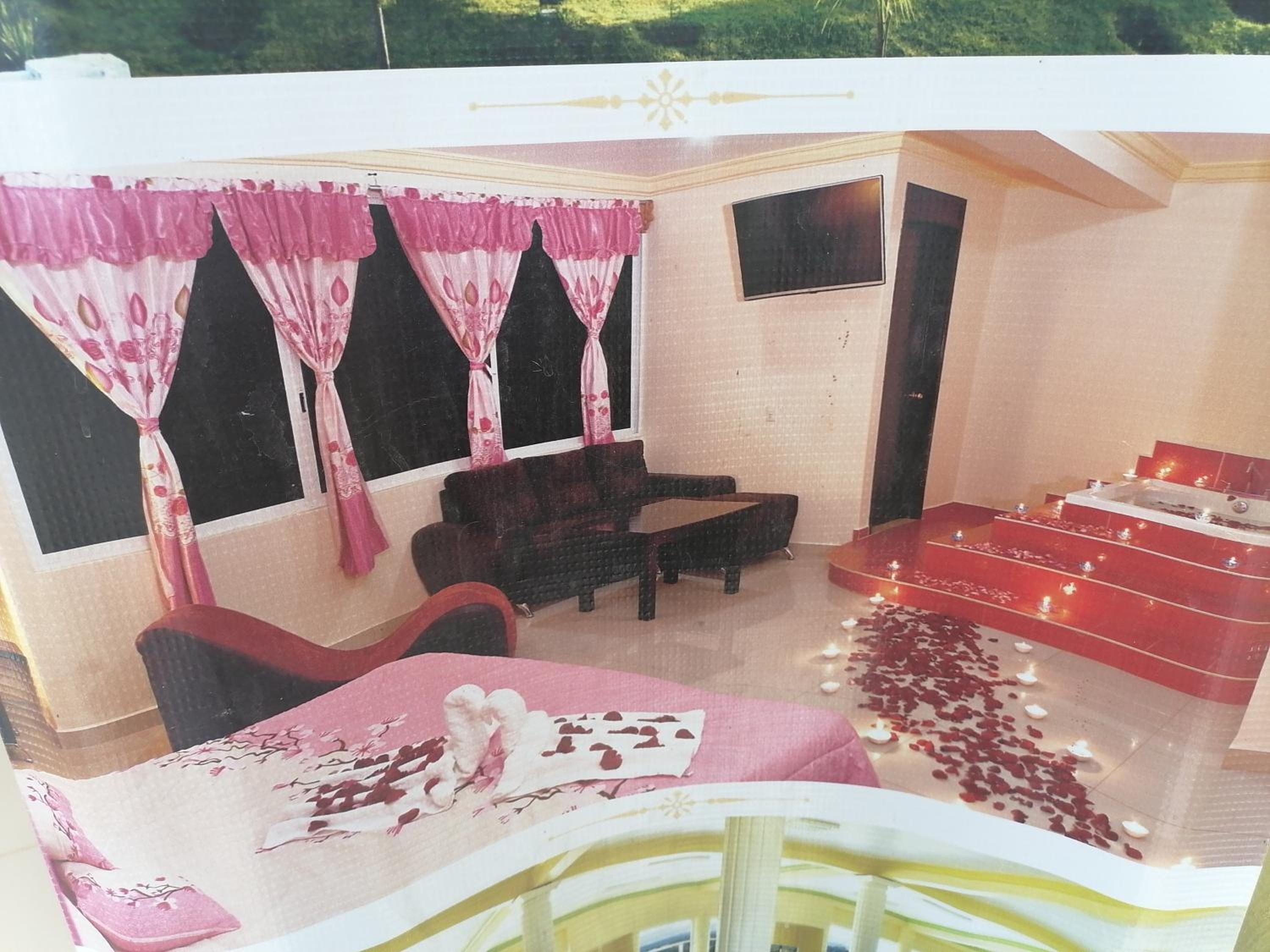 Family Room photo 1