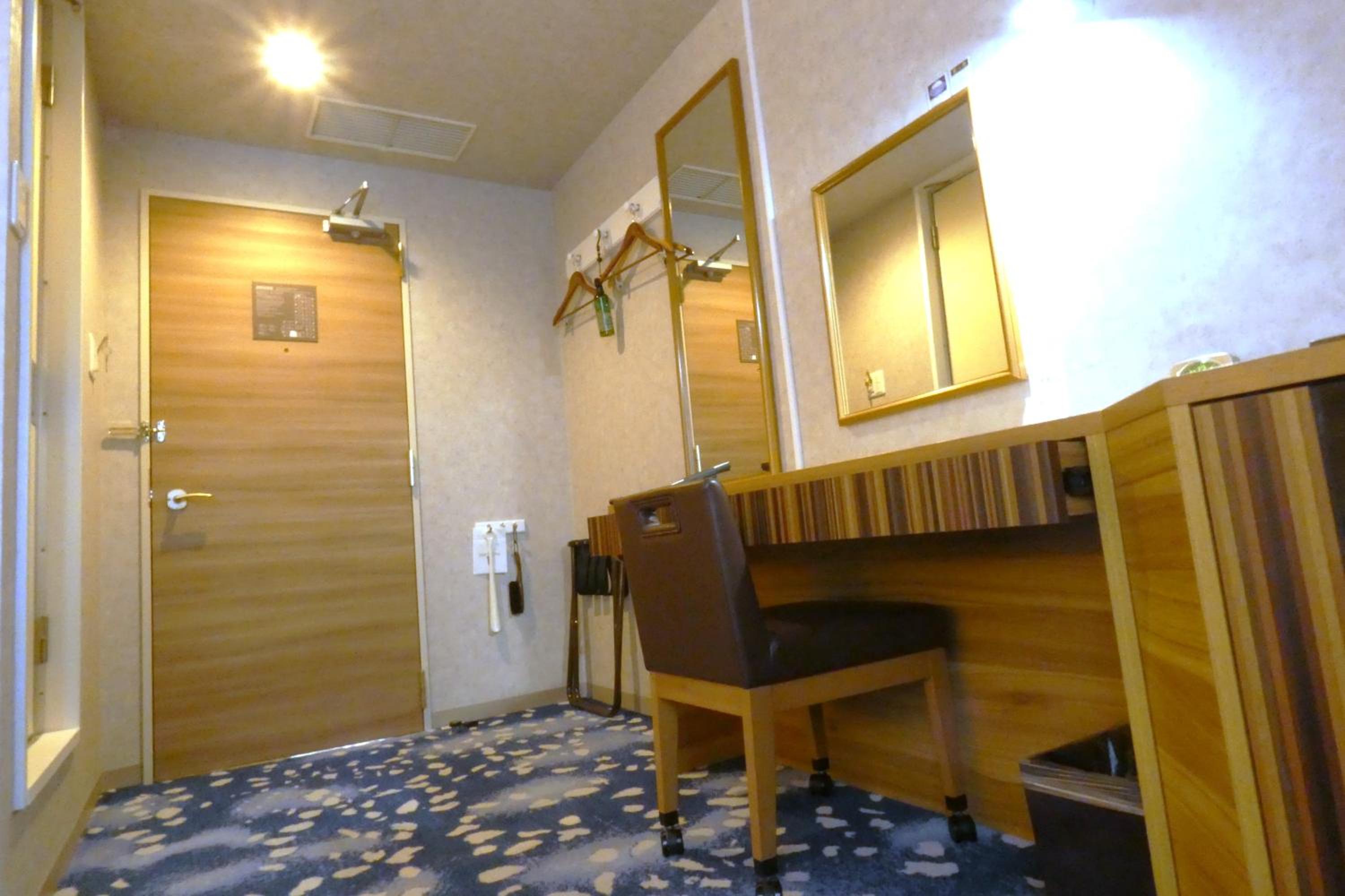 Double Room - Non-Smoking  - Photo 5