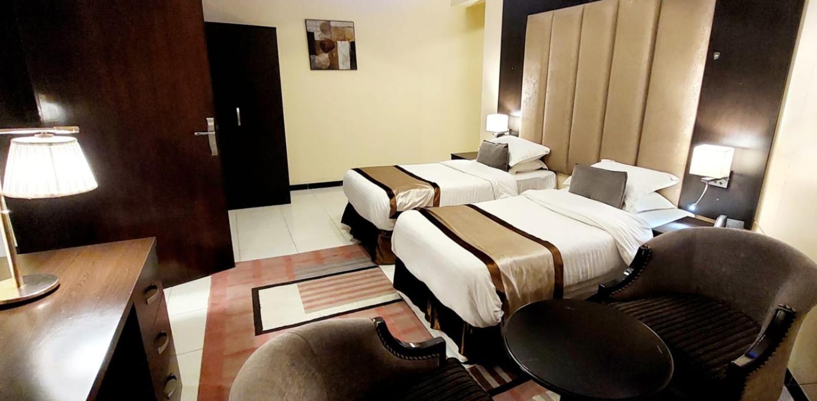 Twin Room with Private Bathroom photo 1