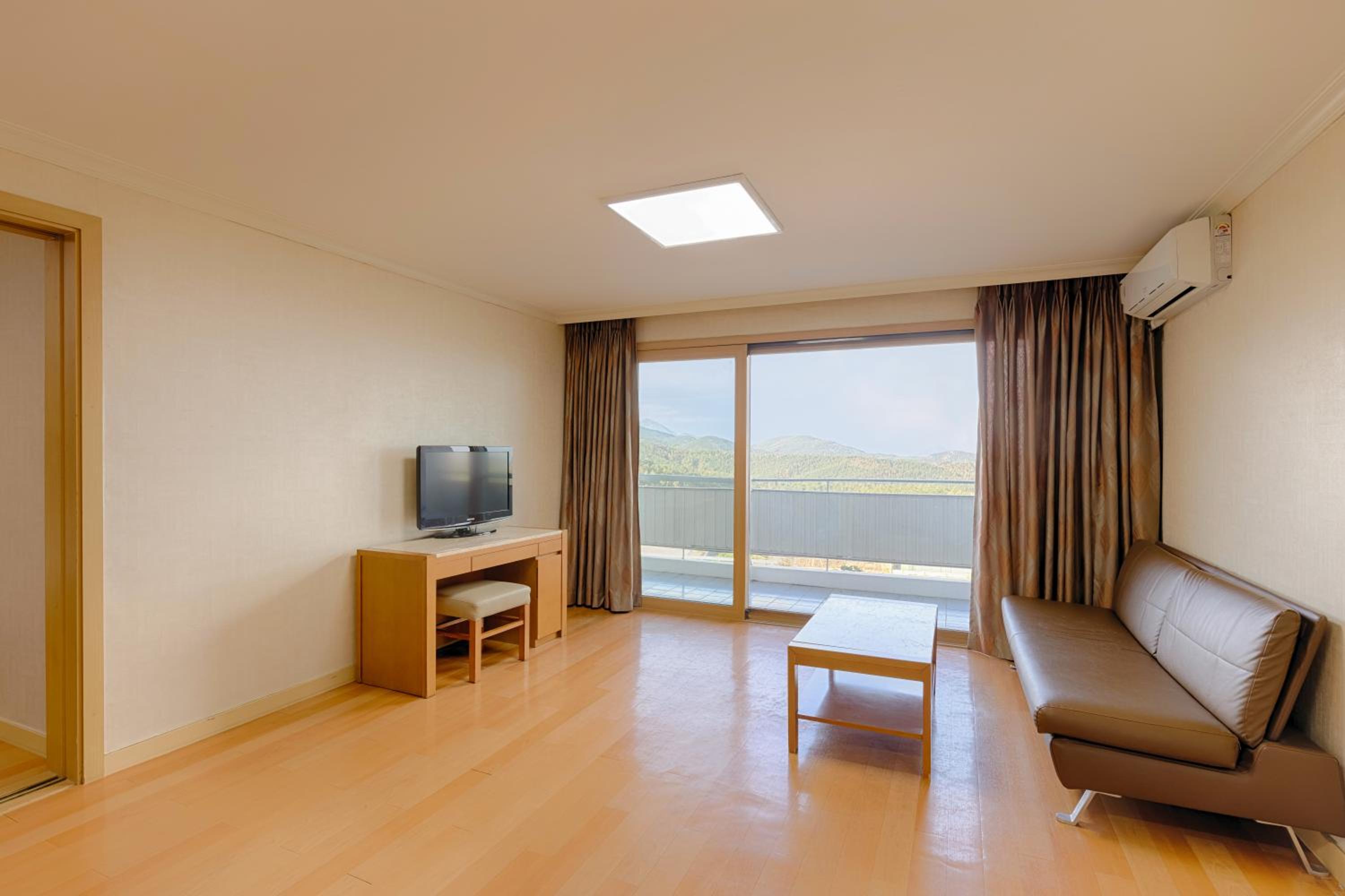 [WEST] Sono Belle Suite(Kitchen/Standard/Bed)