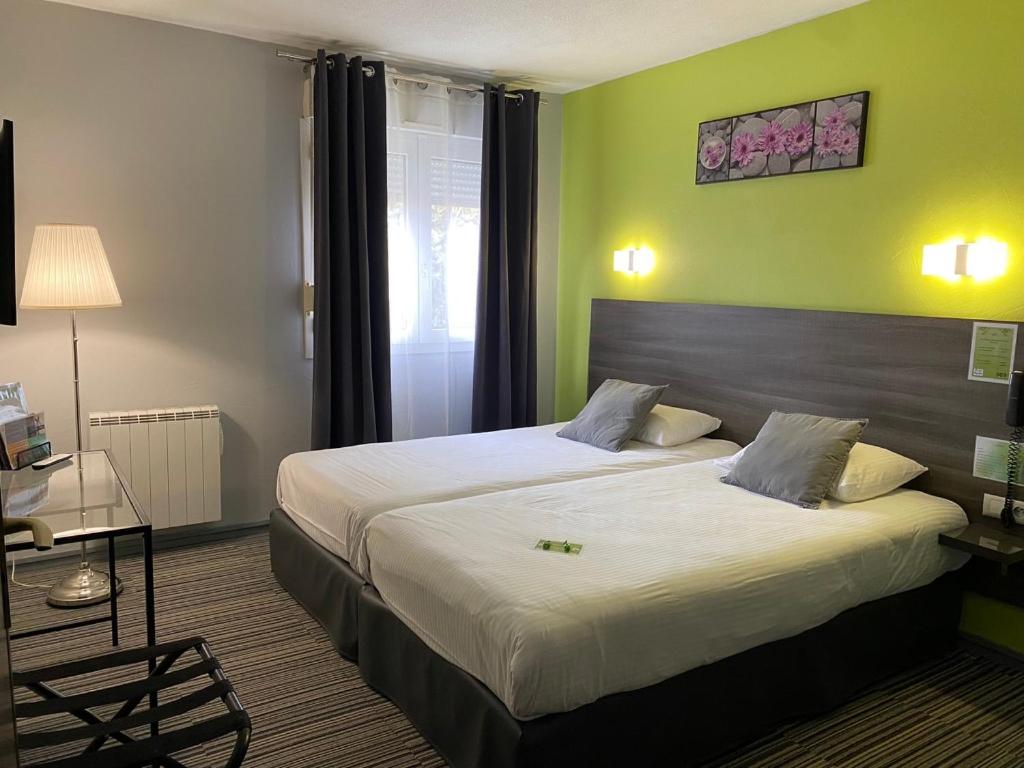 Twin Room with Garden View photo 3