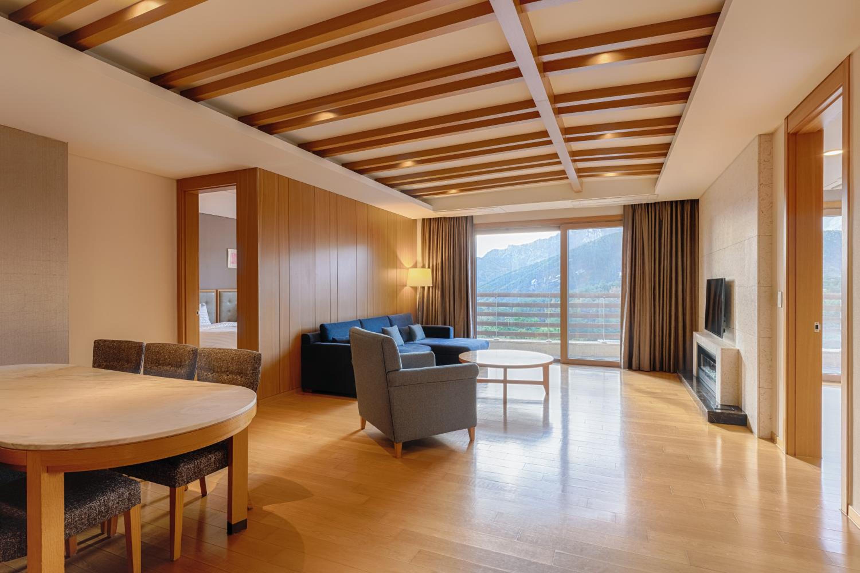 Sono Village Gold Suite (With Kitchenette, Mountain View)