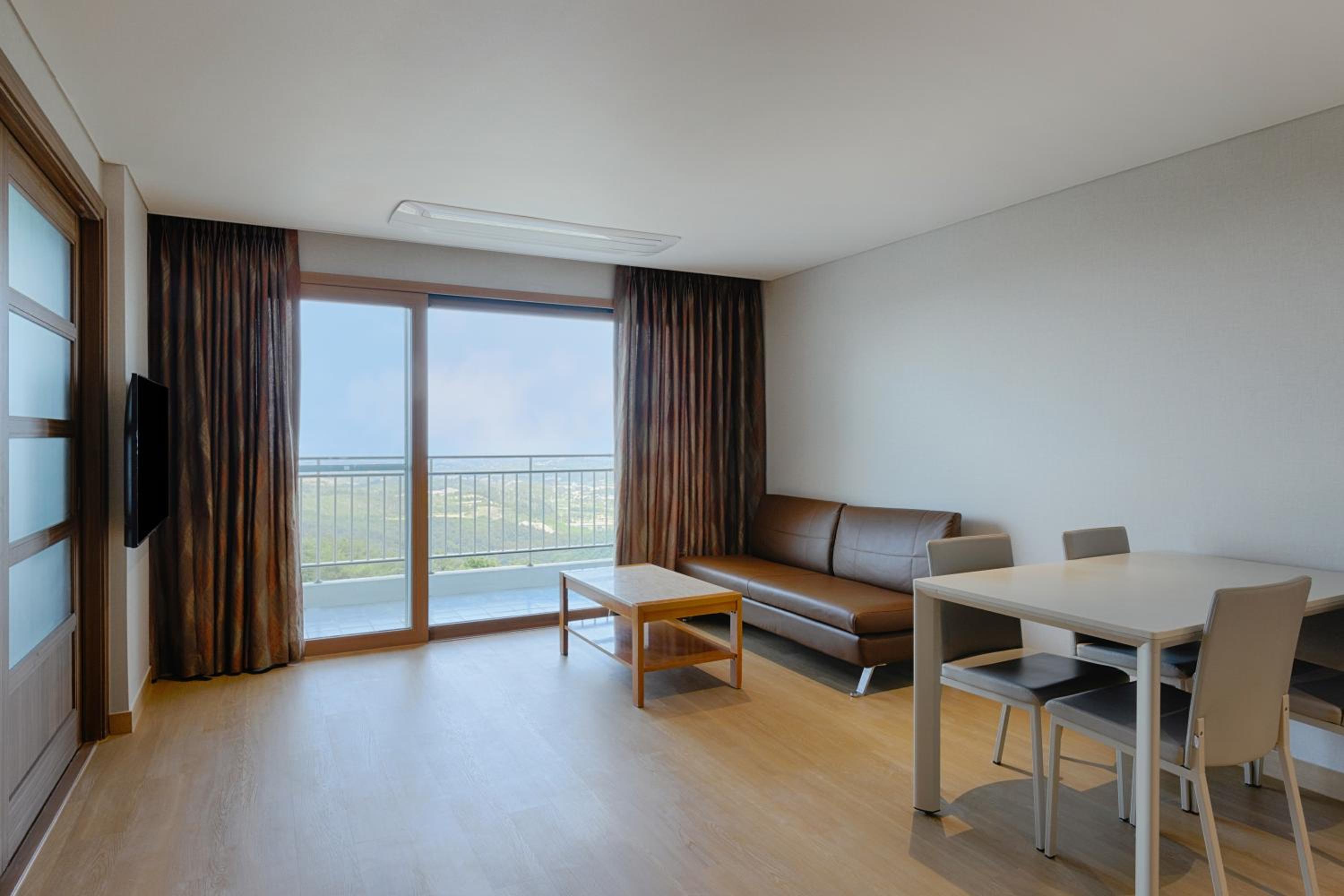 Sono Belle Suite (No Kitchen/Standard/Ondol)