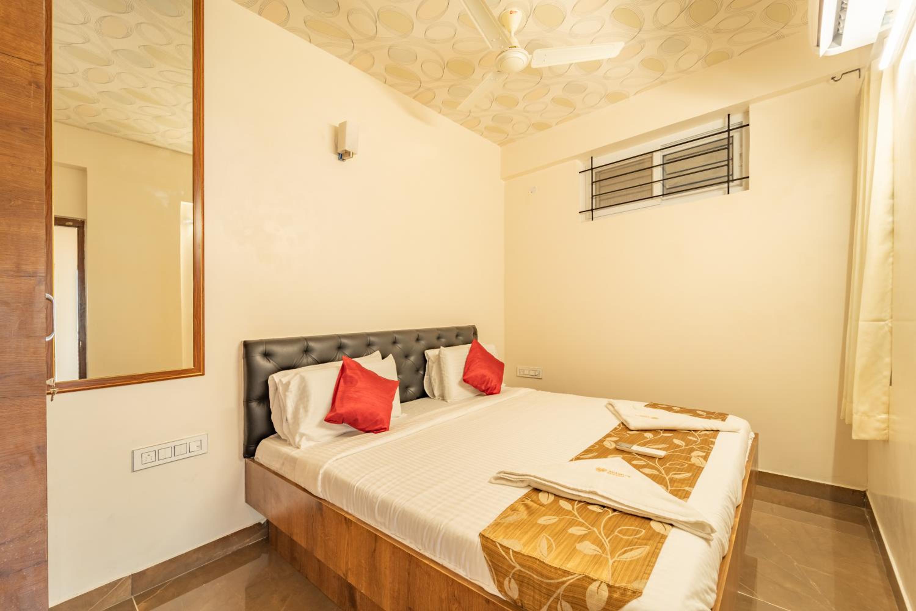 Superior One-Bedroom Apartment with Balcony