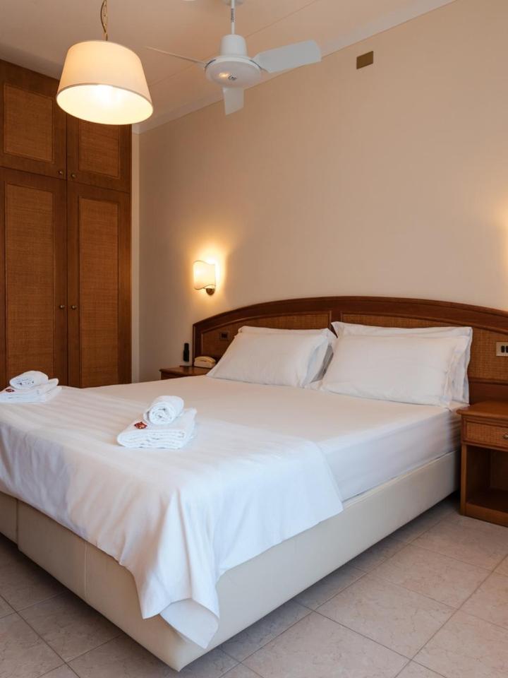 Double or Twin Room with Garden View photo 1