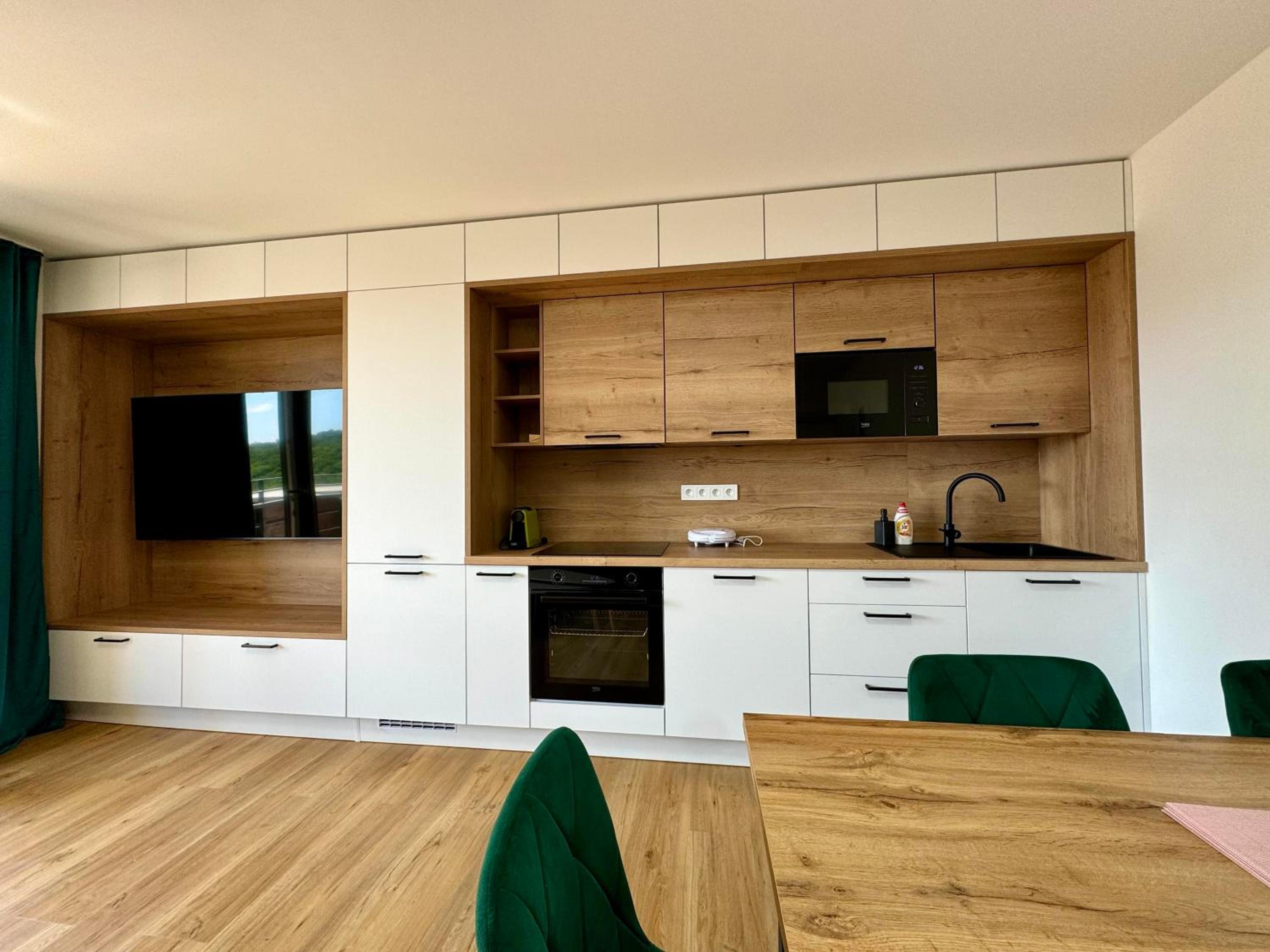 Two-Bedroom Apartment with Balcony photo 2