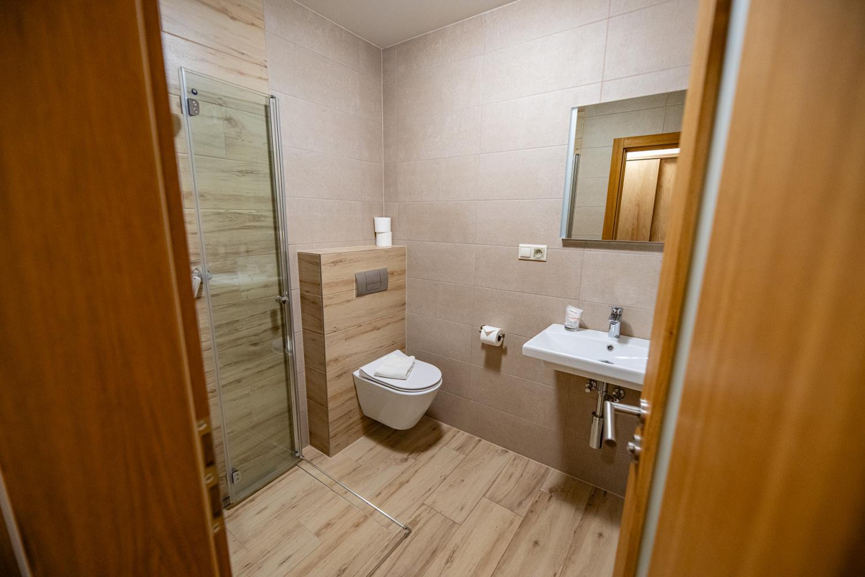 Standard Double Room - Photo 3