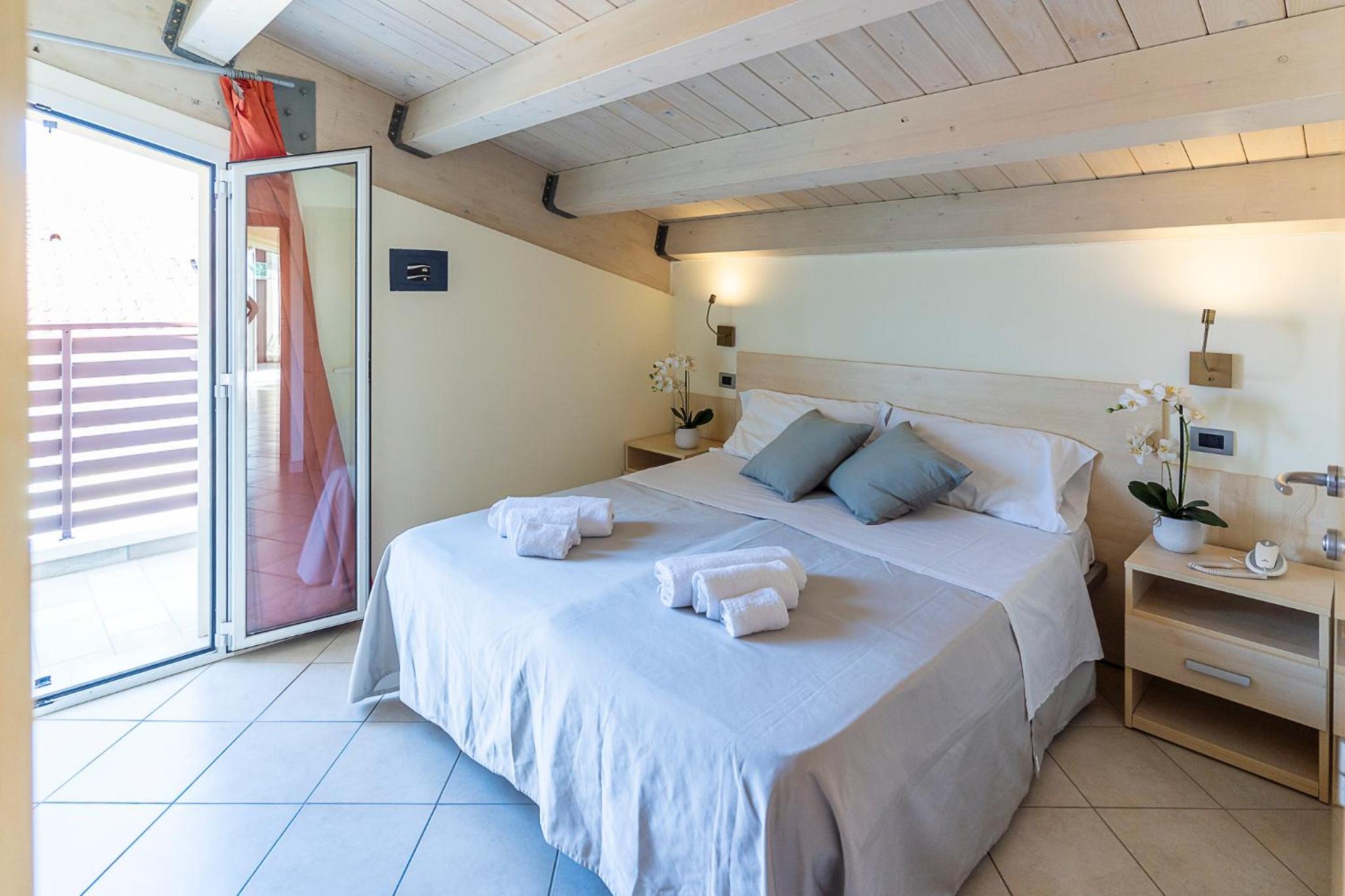 Double Room with Balcony - Photo 1