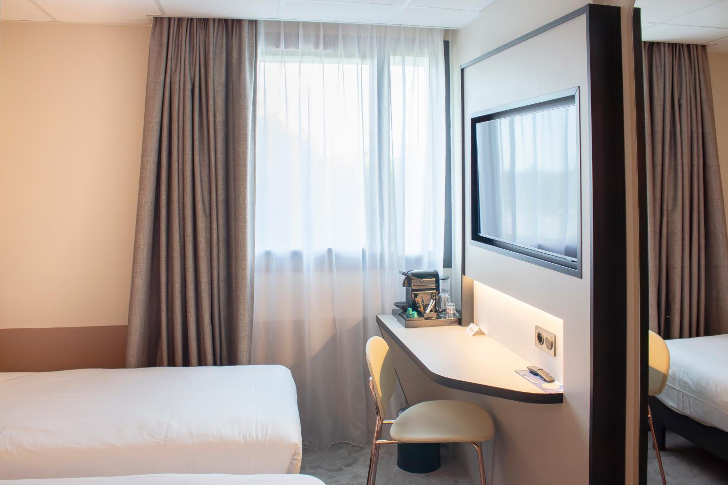 Twin Room - Photo 5