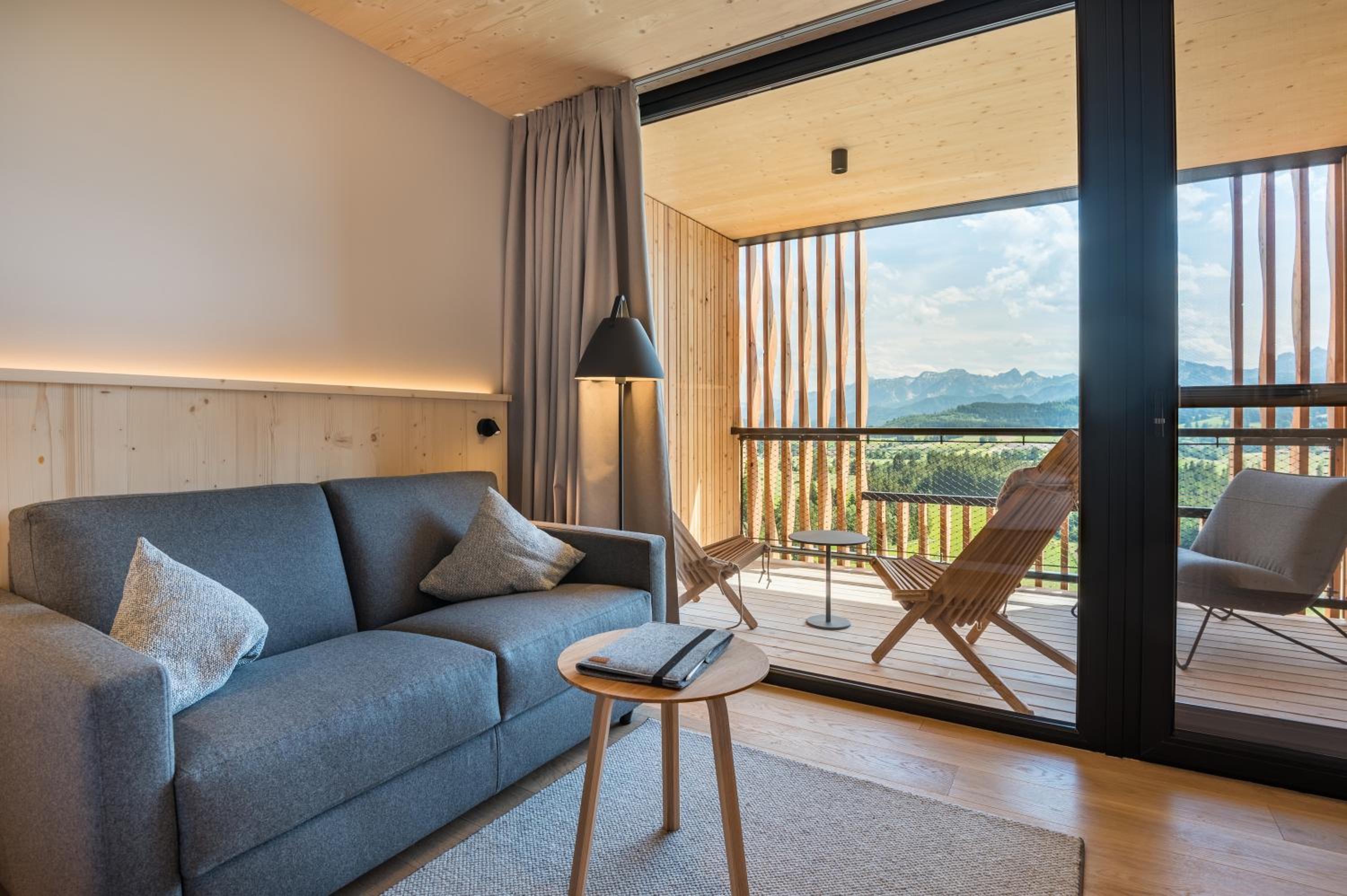 Junior Suite with Balcony photo 3