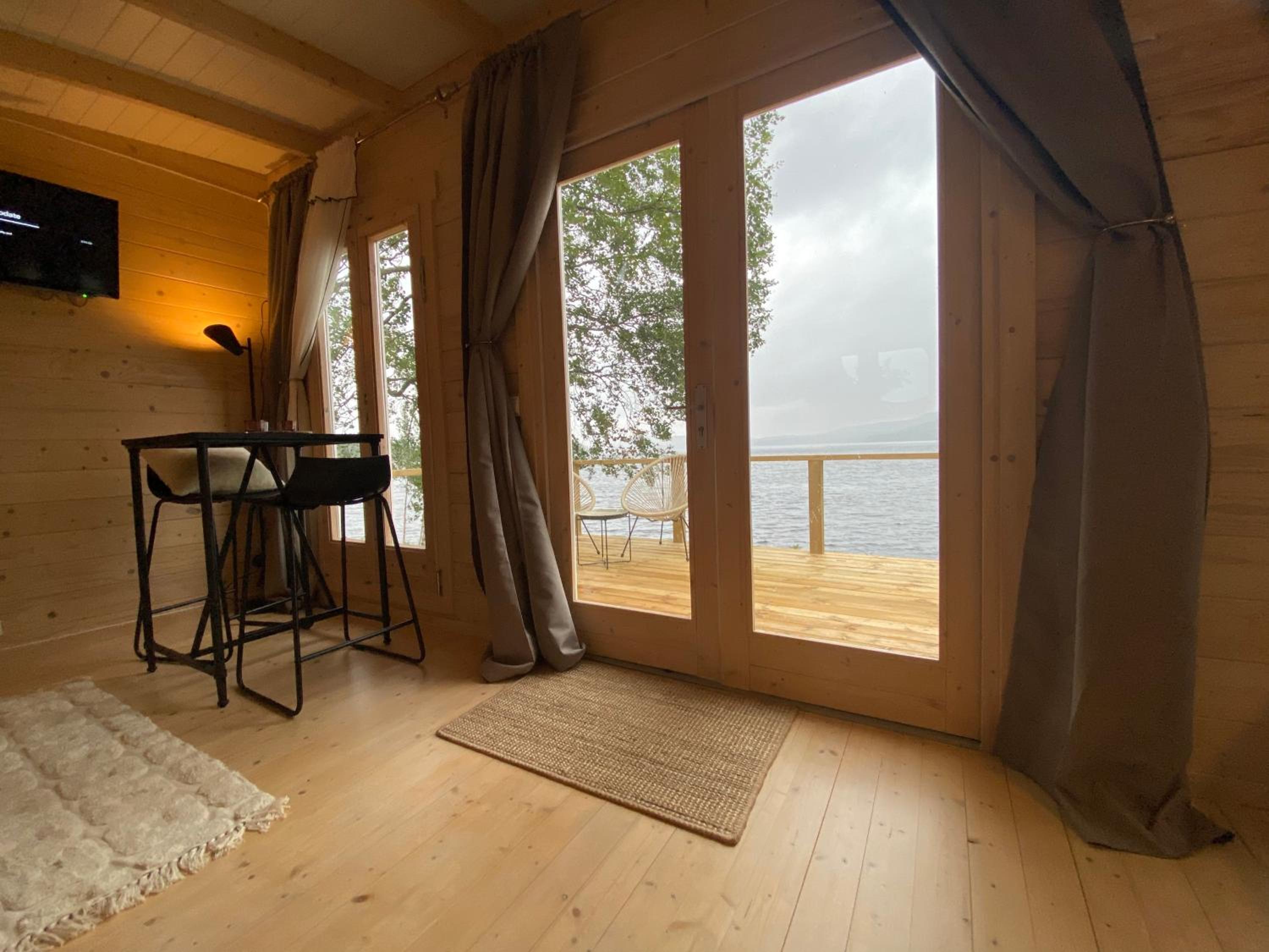 Bungalow - Water Front  photo 2