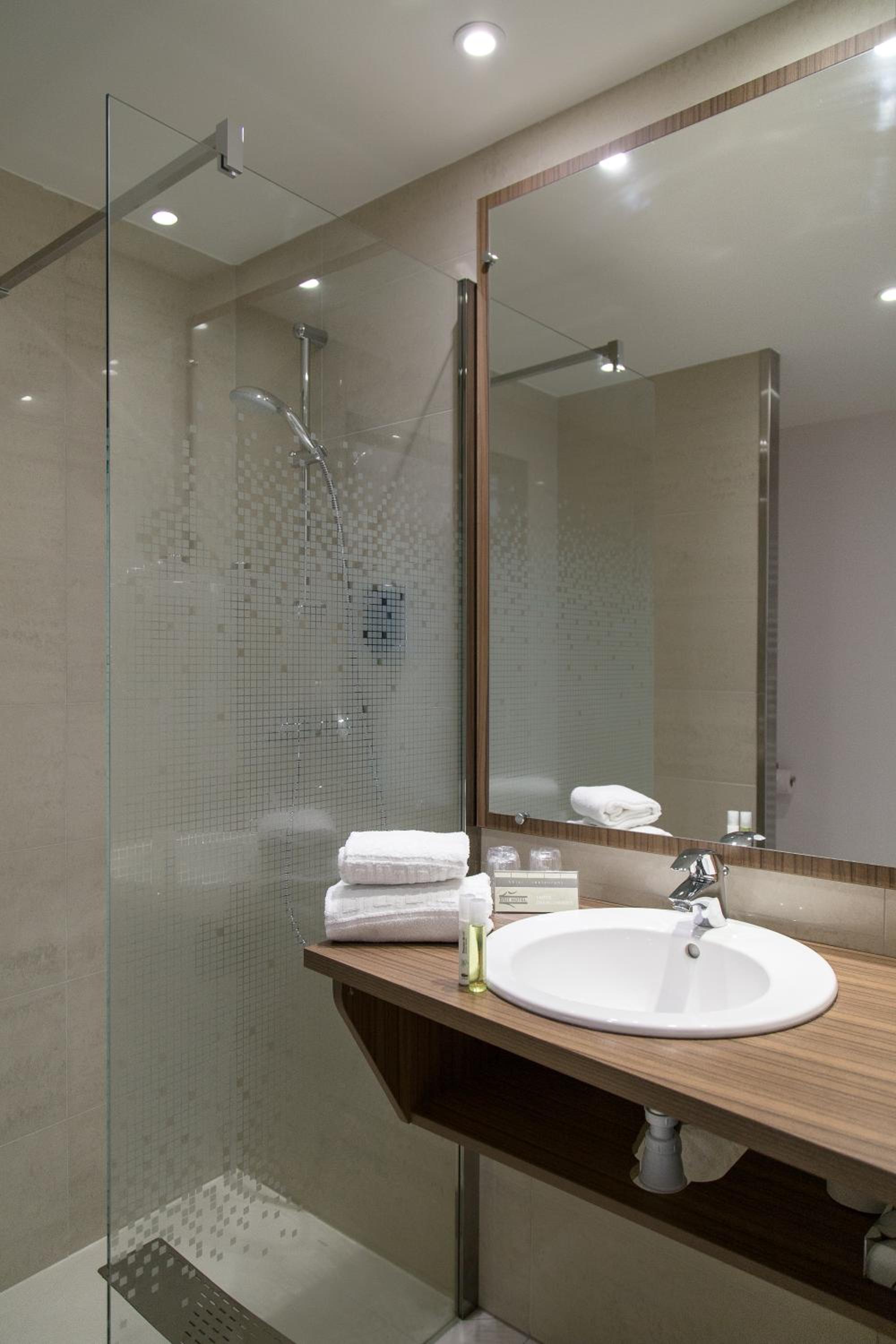 Superior Double Room - Photo 10