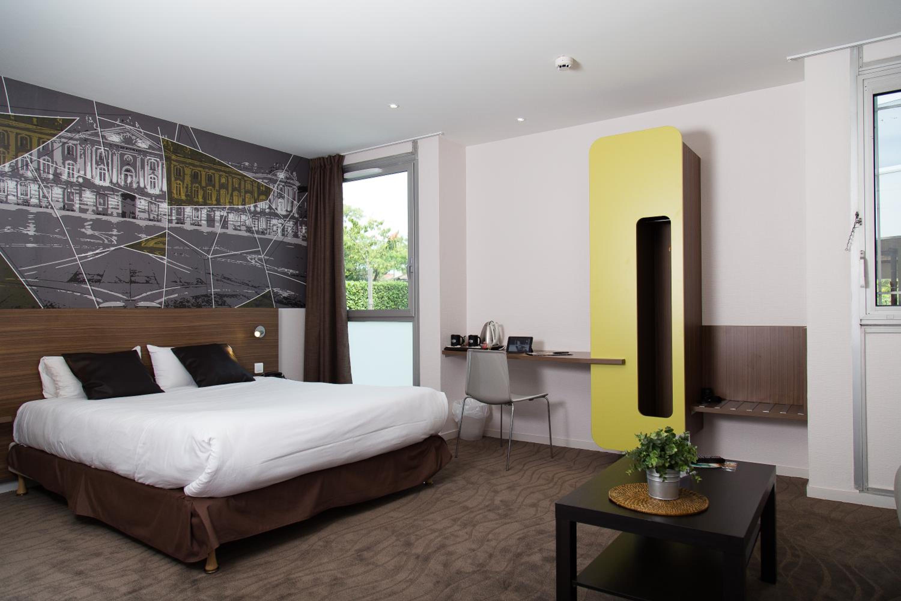 Business Suite - Photo 5