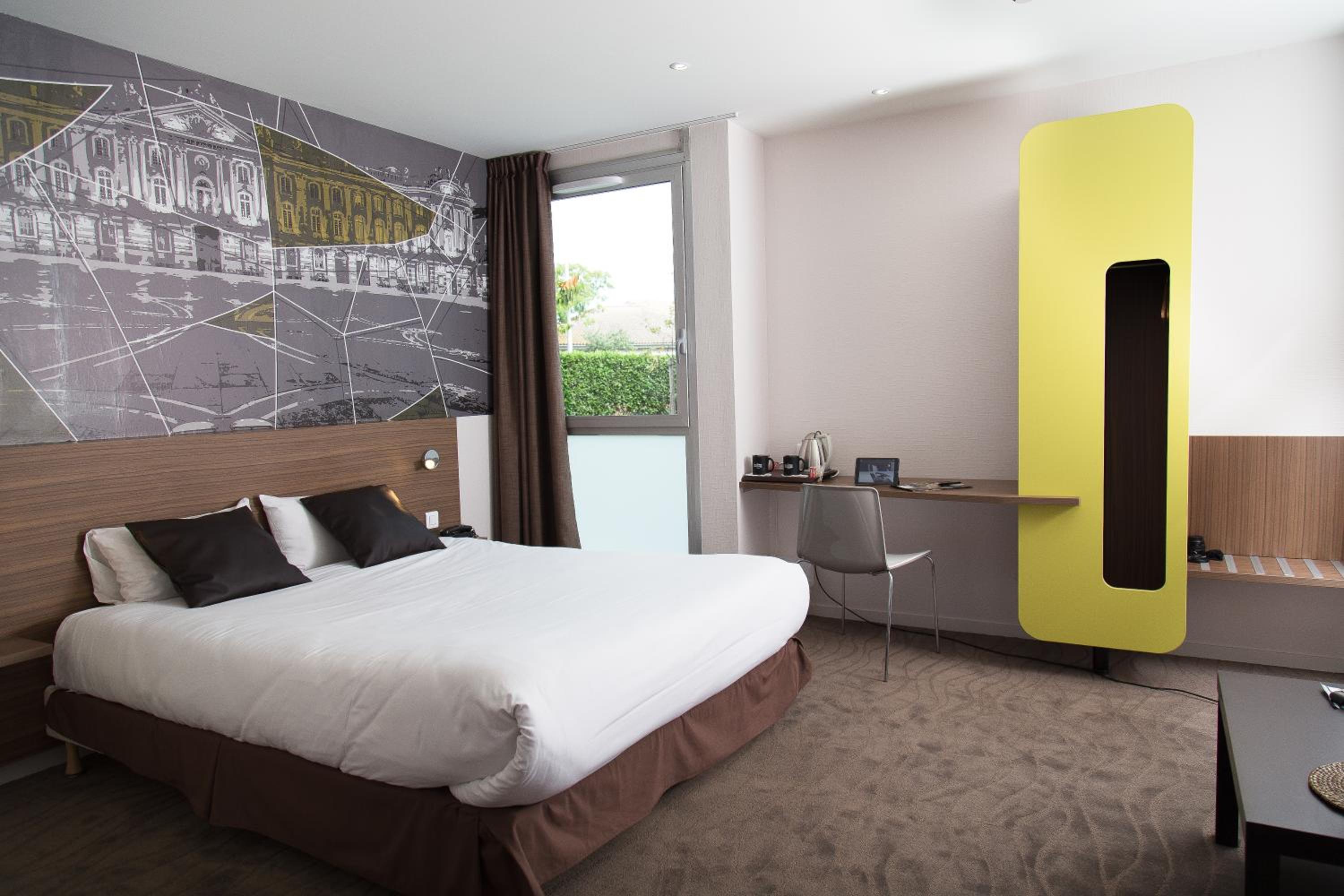 Business Suite - Photo 3