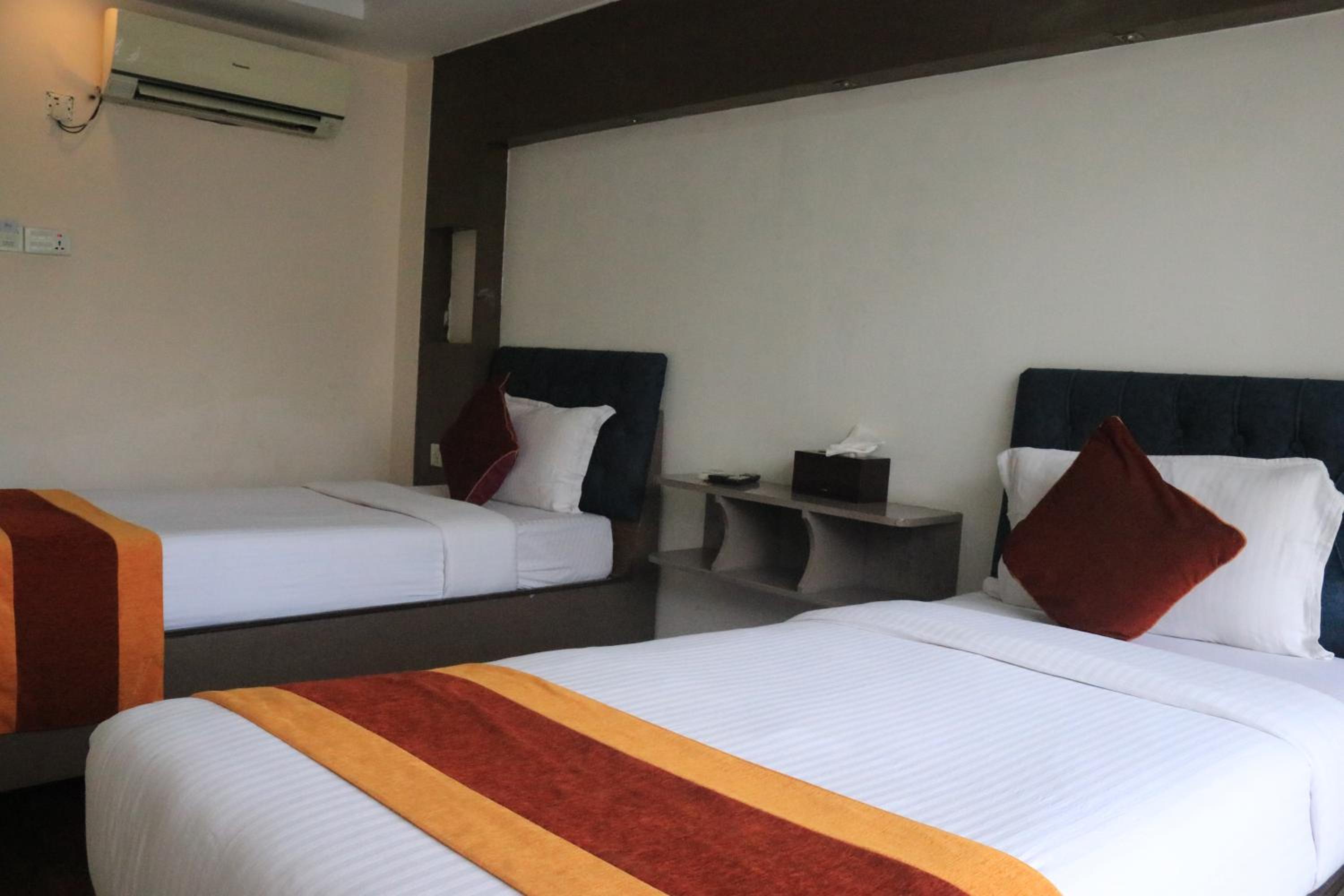Deluxe Twin Room - Photo 2