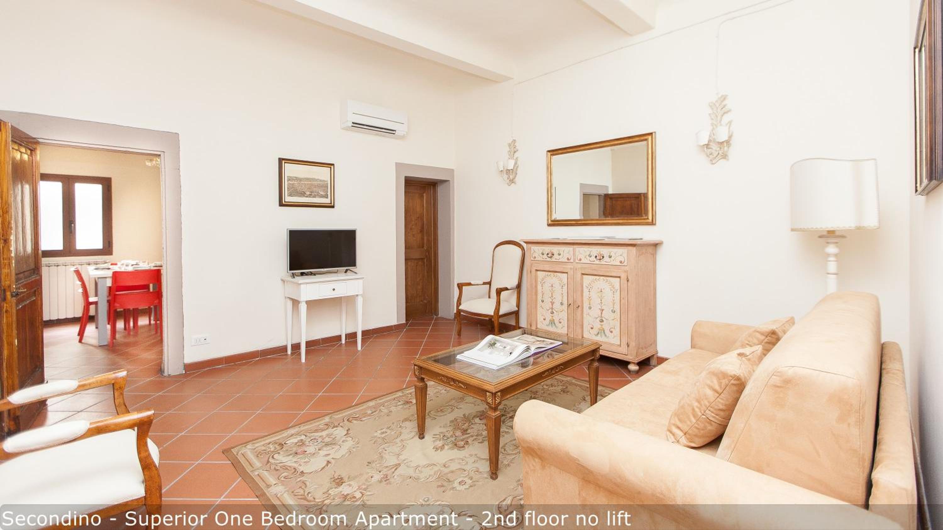 Superior One-Bedroom Apartment
