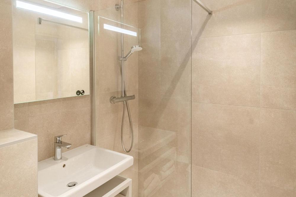 Double Room - Photo 10
