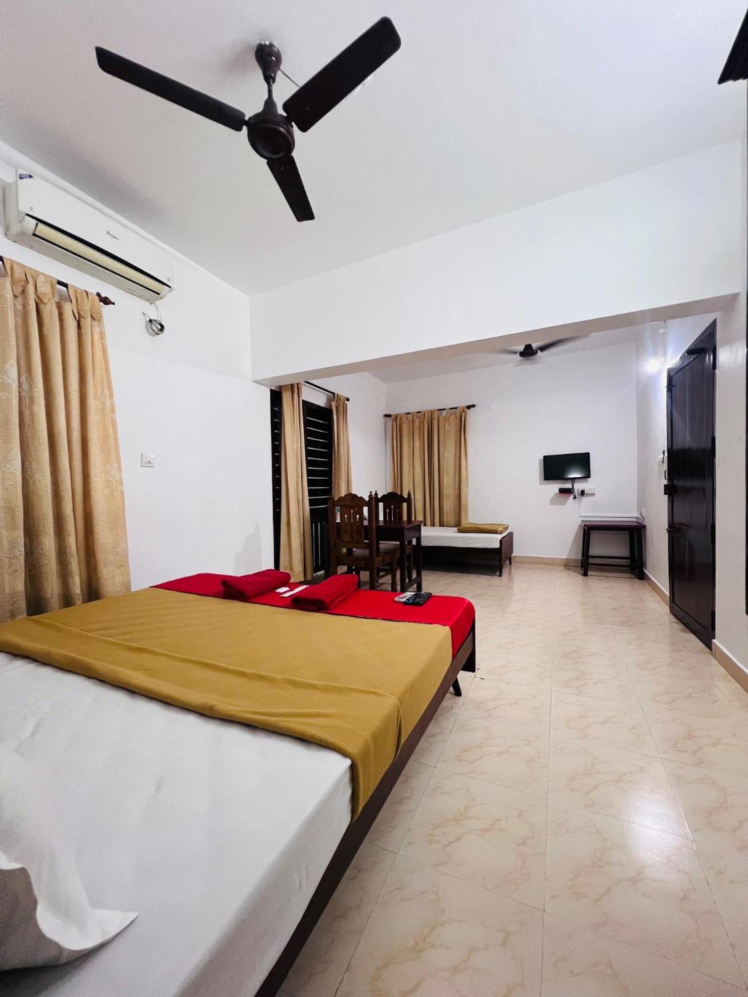 Superior Double or Twin Room - Photo 10