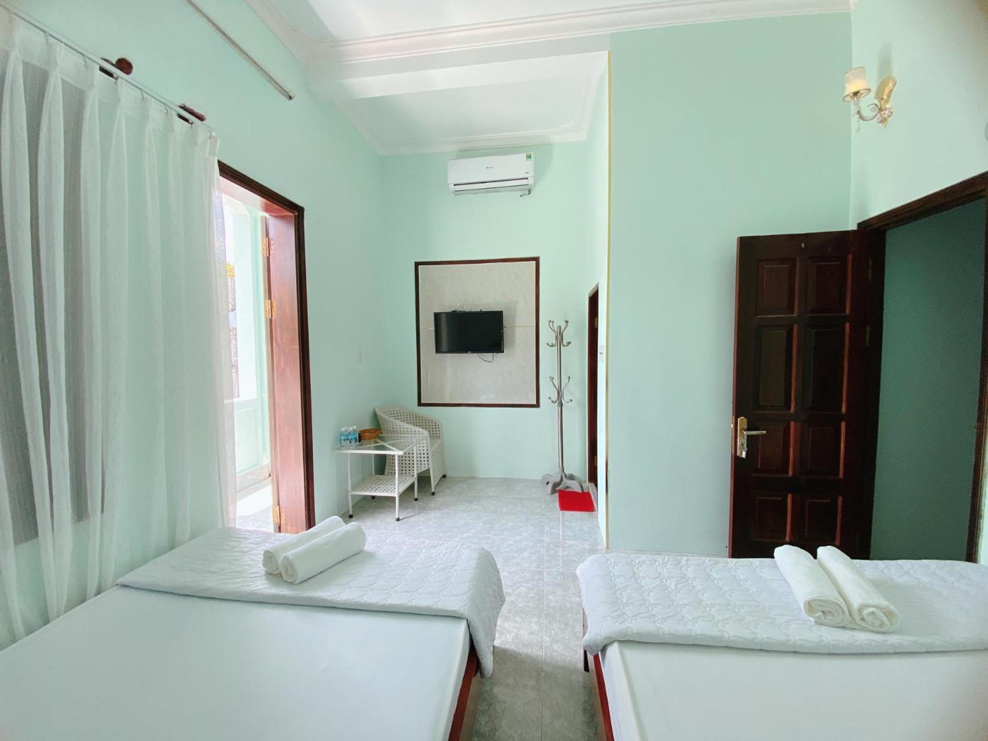 Deluxe Double Room with Balcony photo 2