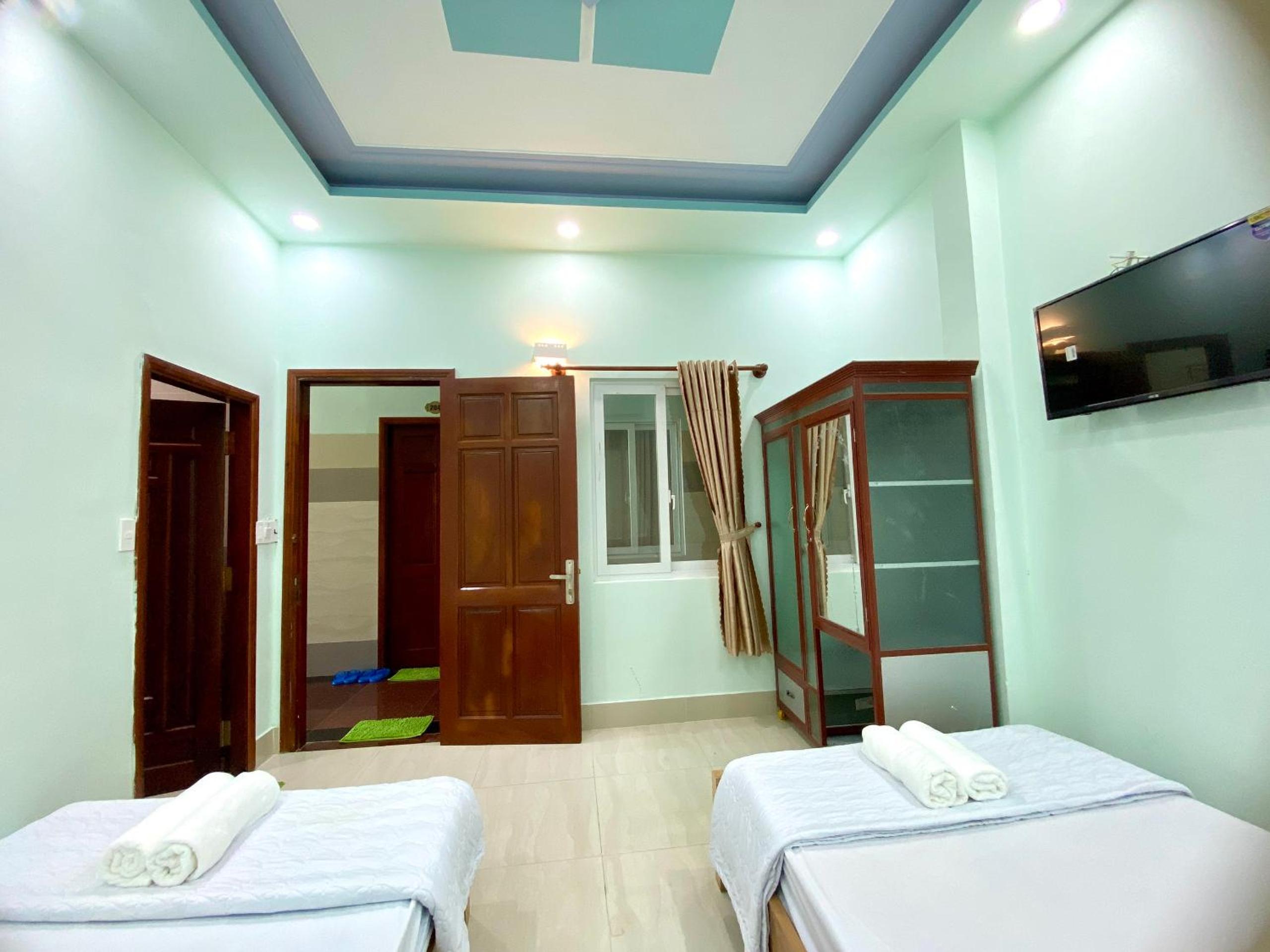 Large Double Room photo 3