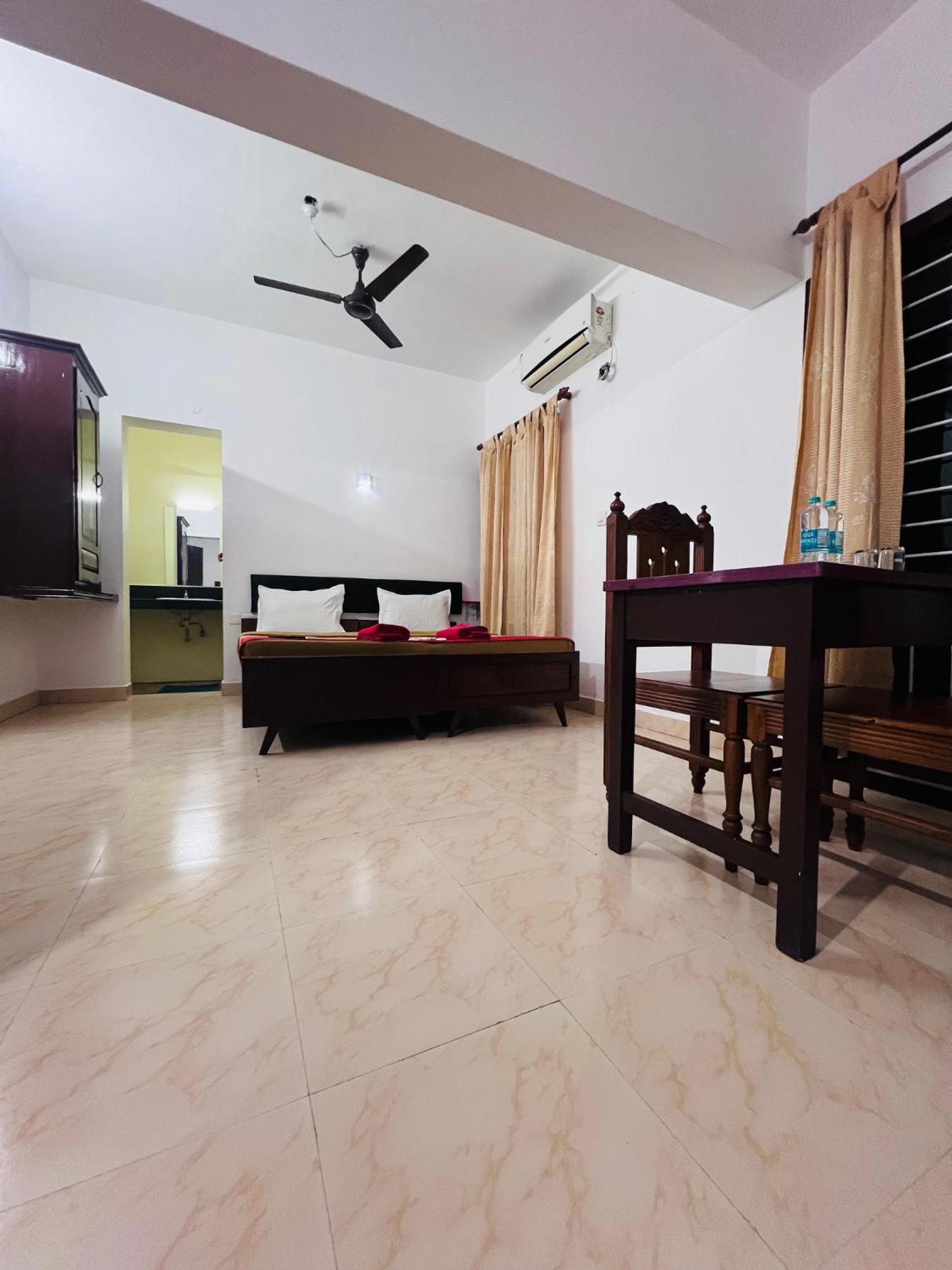 Superior Double or Twin Room - Photo 12