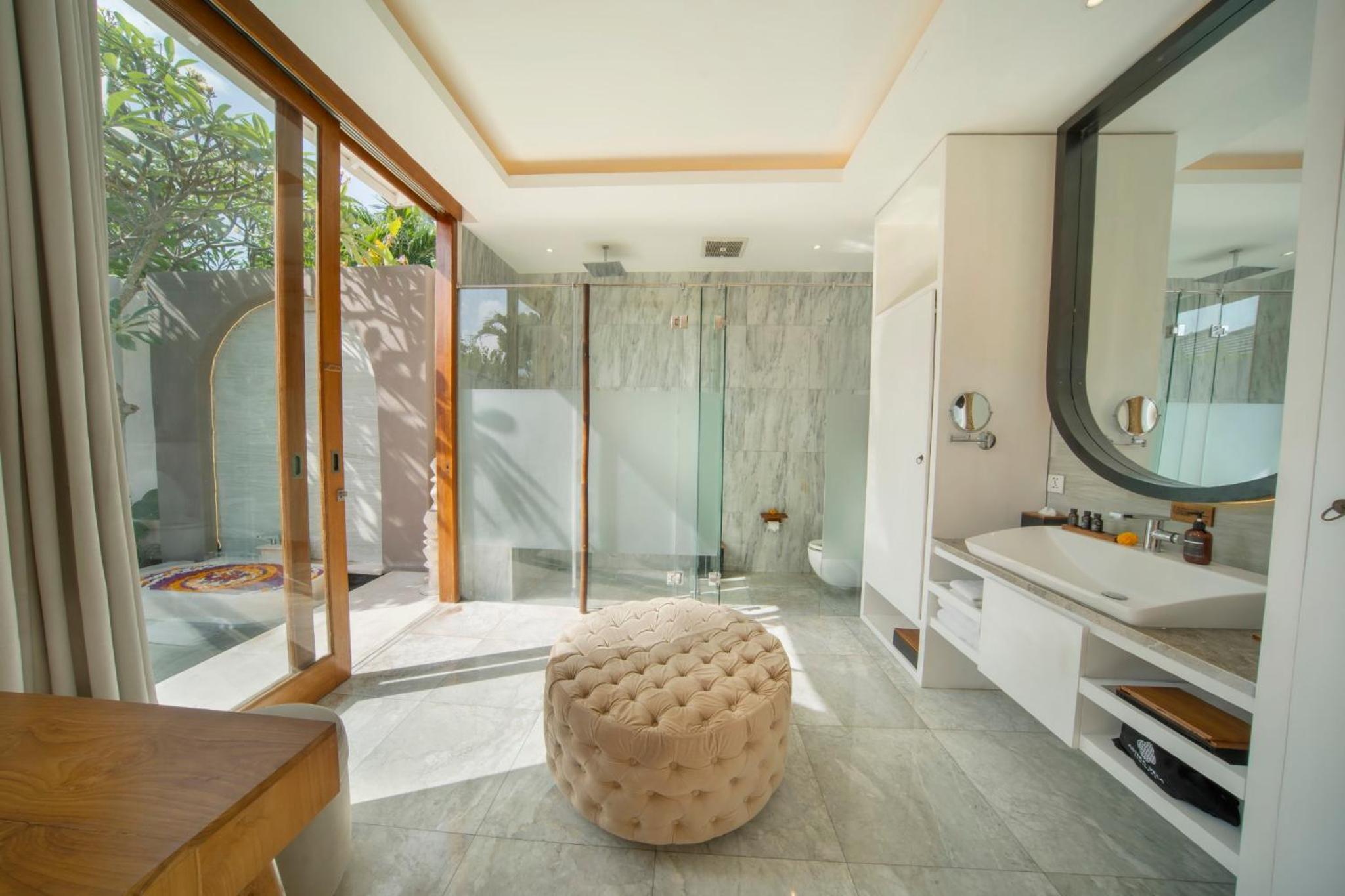 Royal One-Bedroom Villa with Private Pool - Photo 4