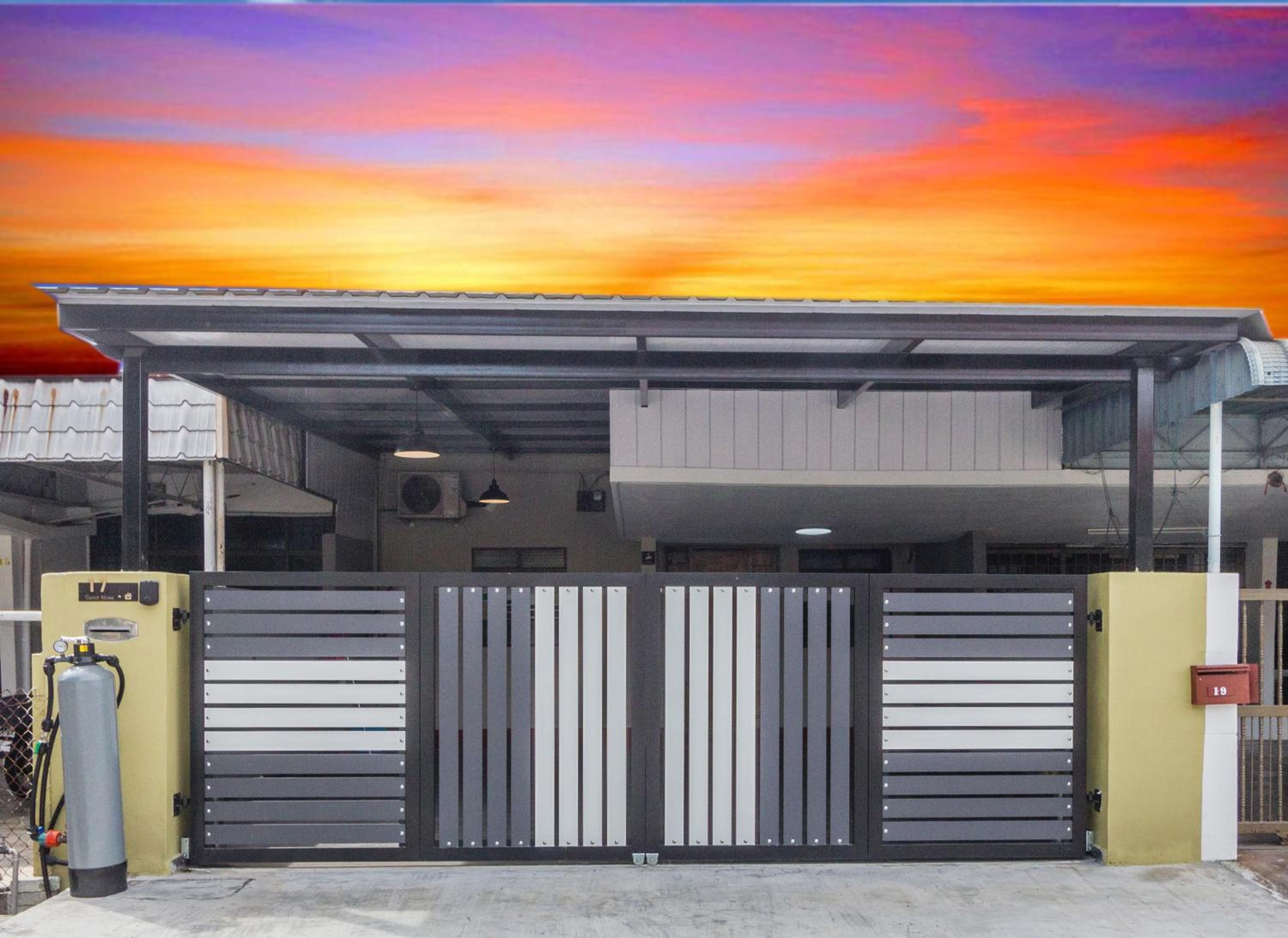 Three-Bedroom House photo 1
