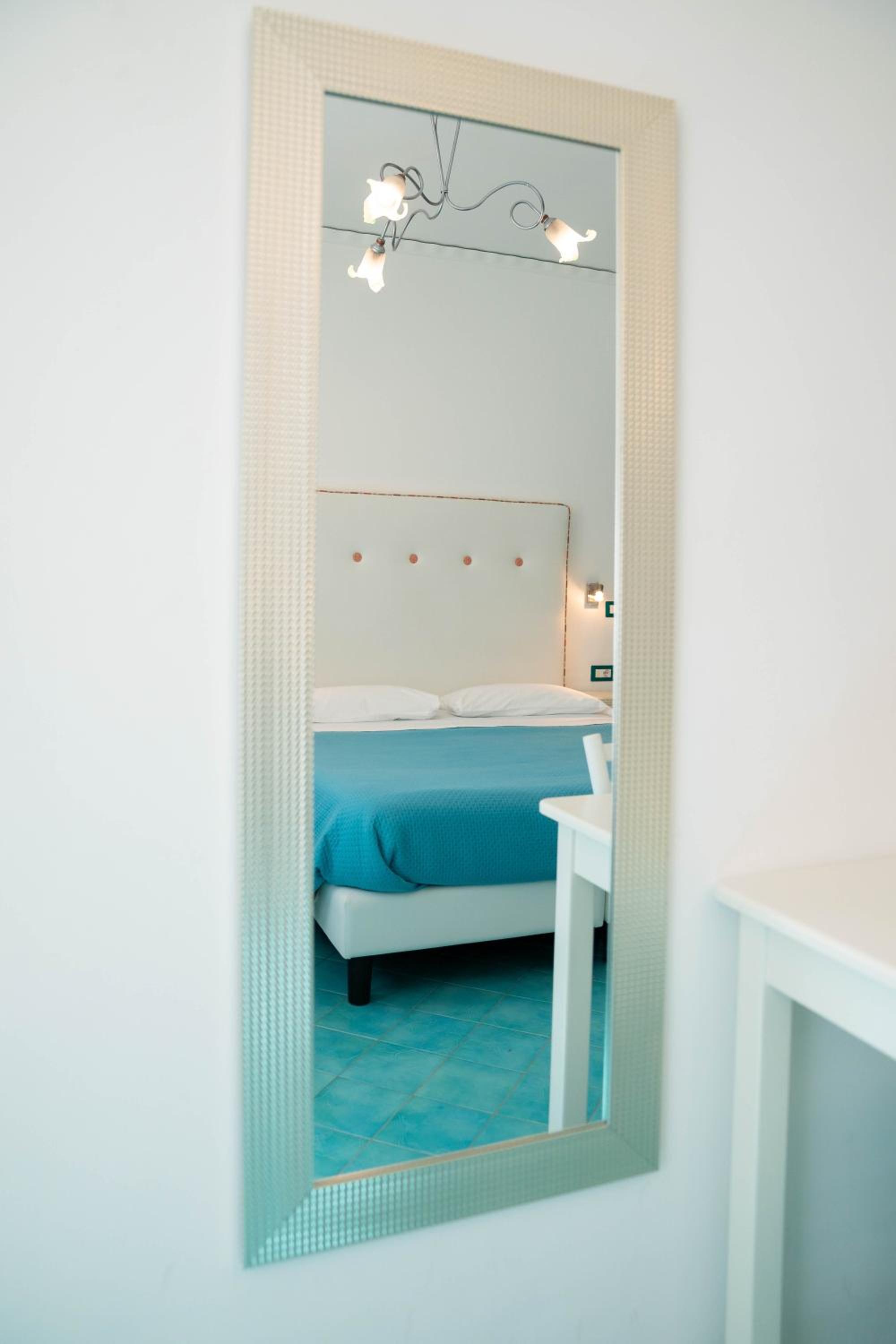 Double or Twin Room with View - Photo 26