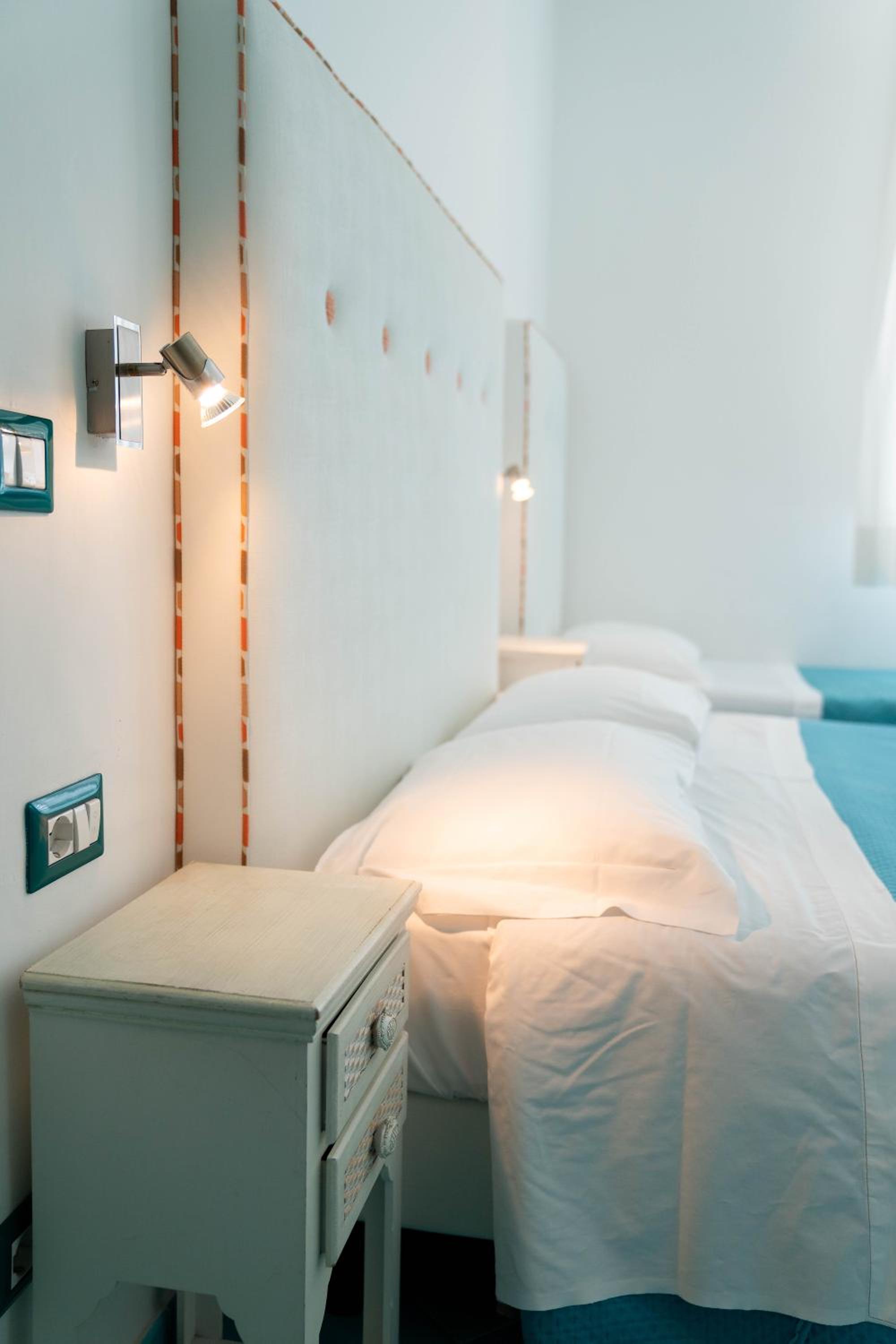 Double or Twin Room with View - Photo 28