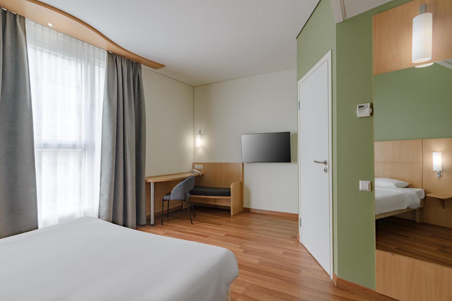 Standard Double Room - Photo 4