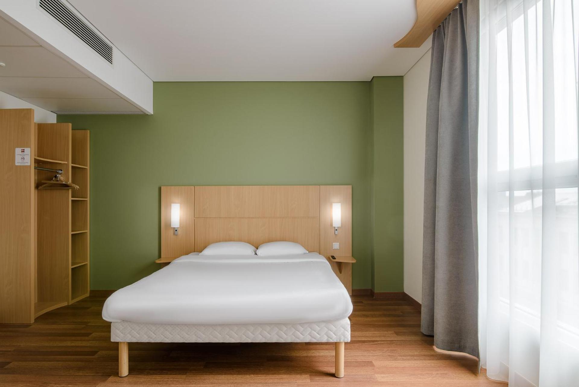 Standard Double Room - Photo 5