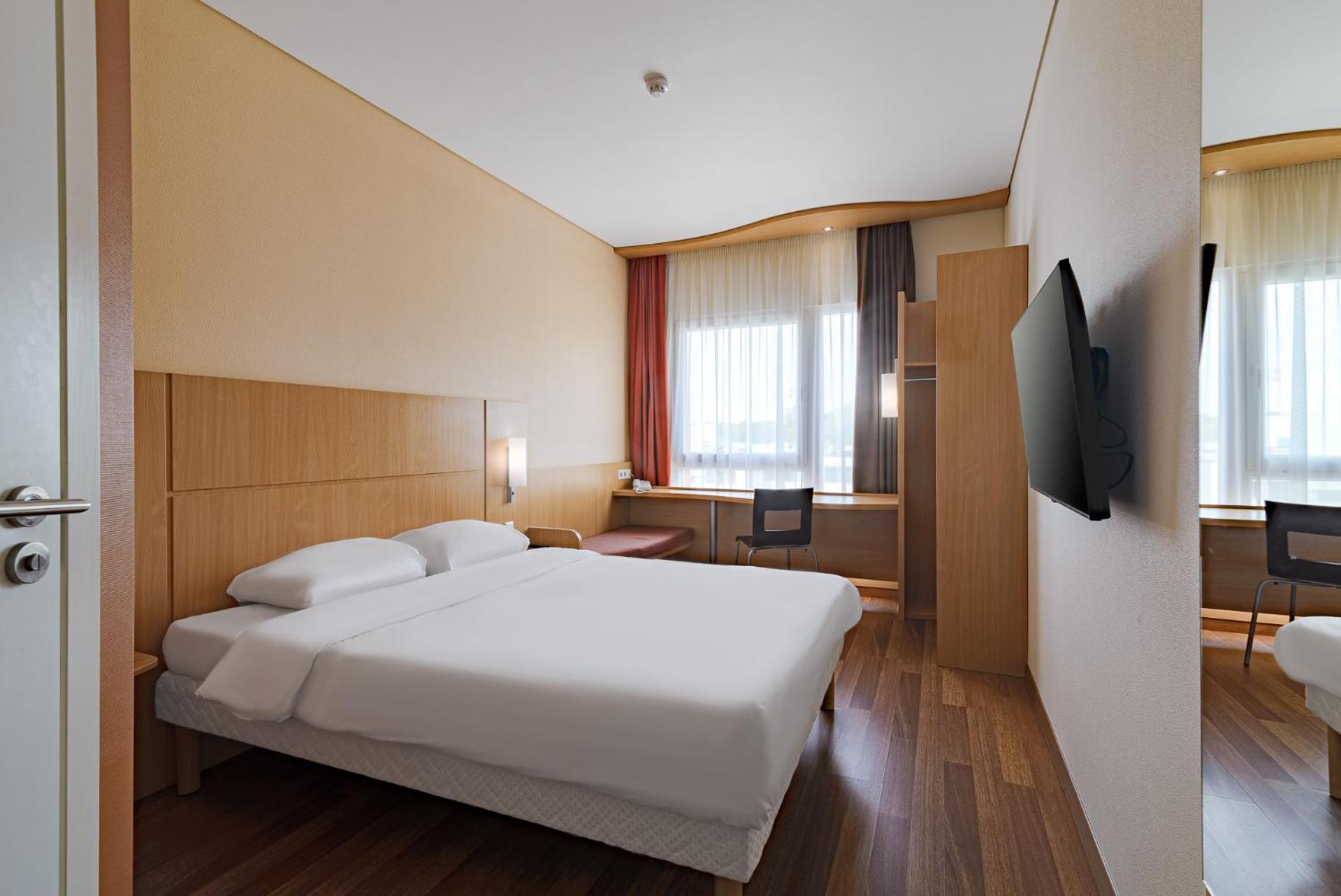Standard Double Room - Photo 6