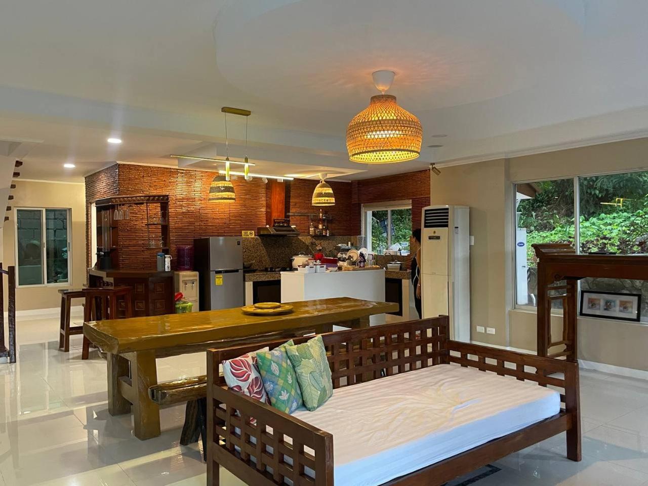 Four-Bedroom House photo 2