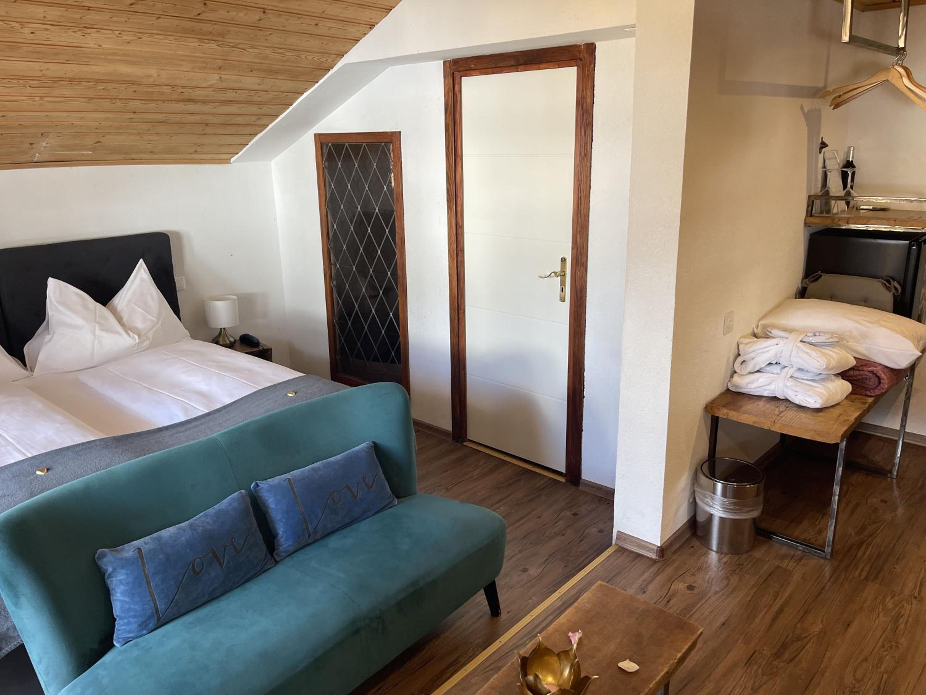 Queen Room with Spa Bath