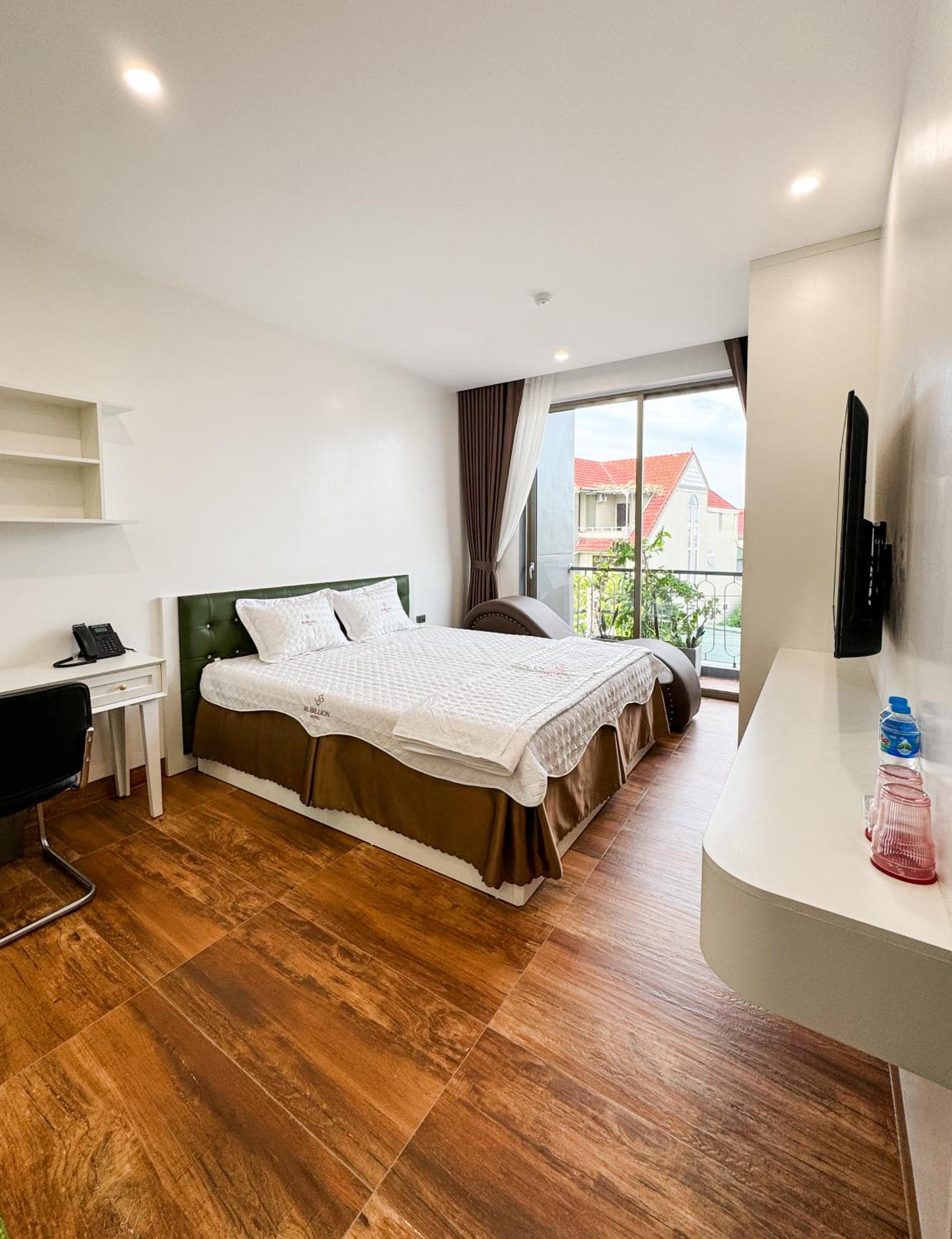 King Room With Balcony photo 2