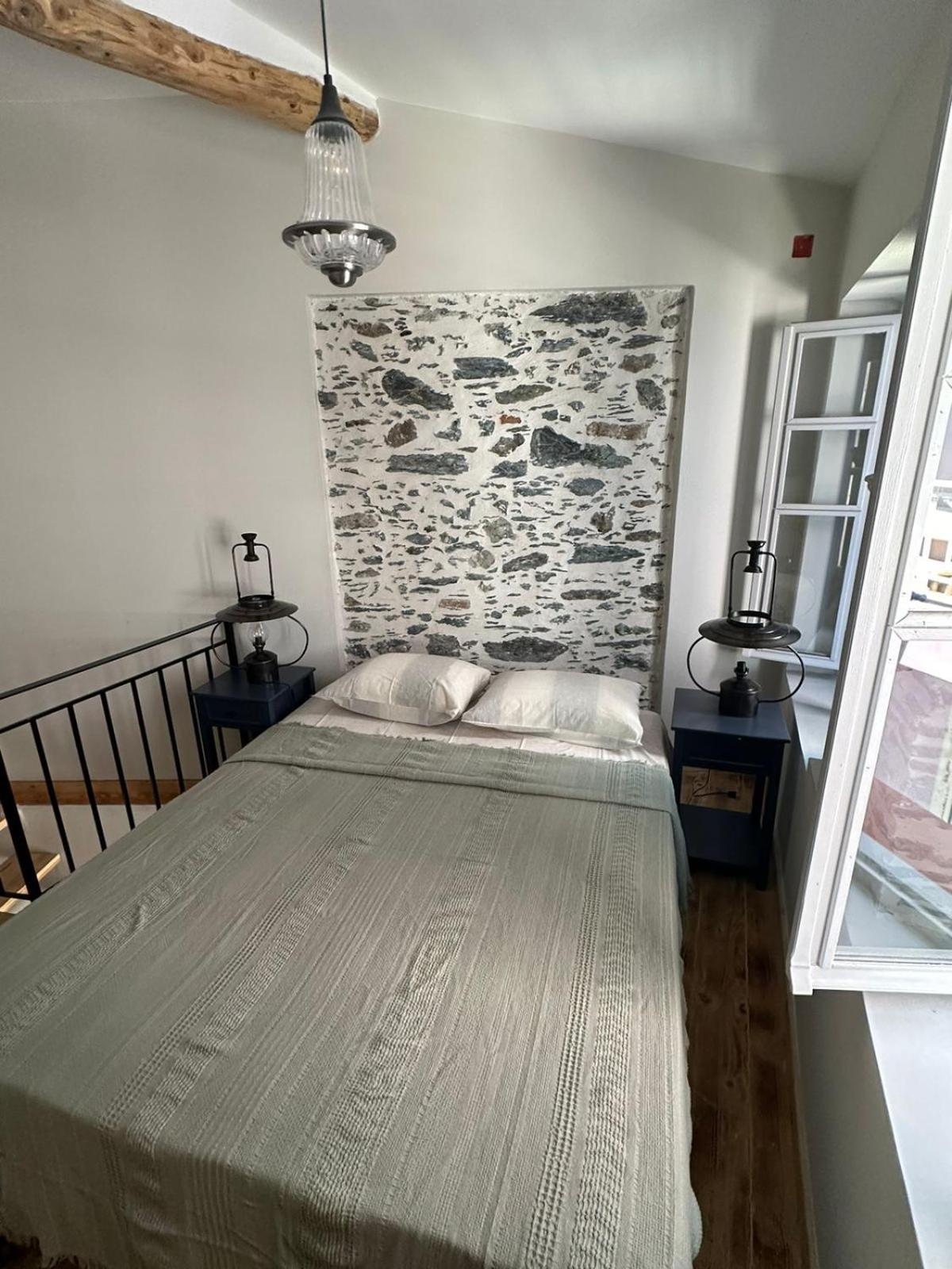 One-Bedroom House photo 3