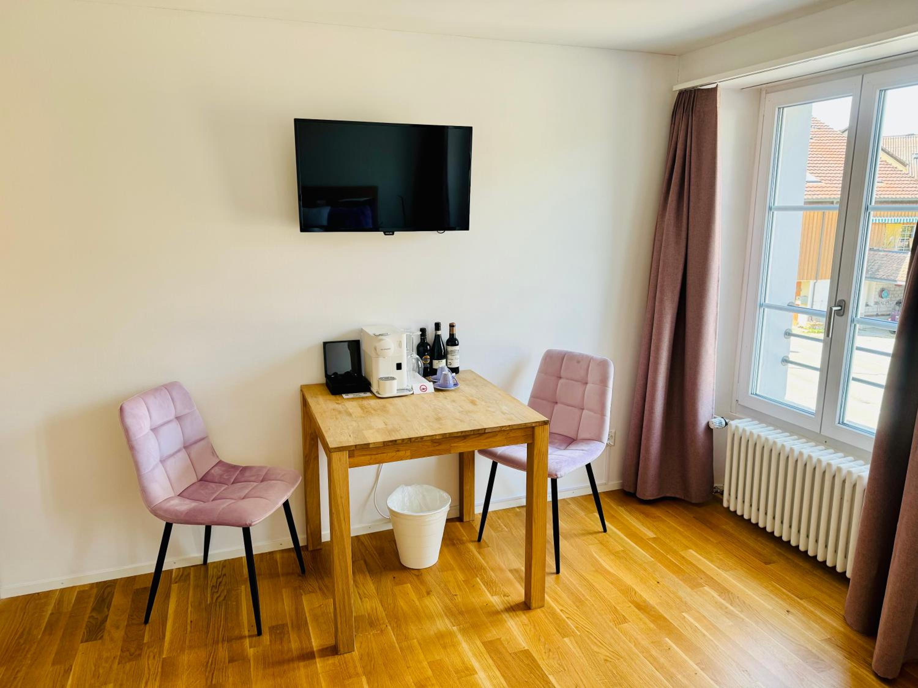 Double Room with Private Bathroom photo 2