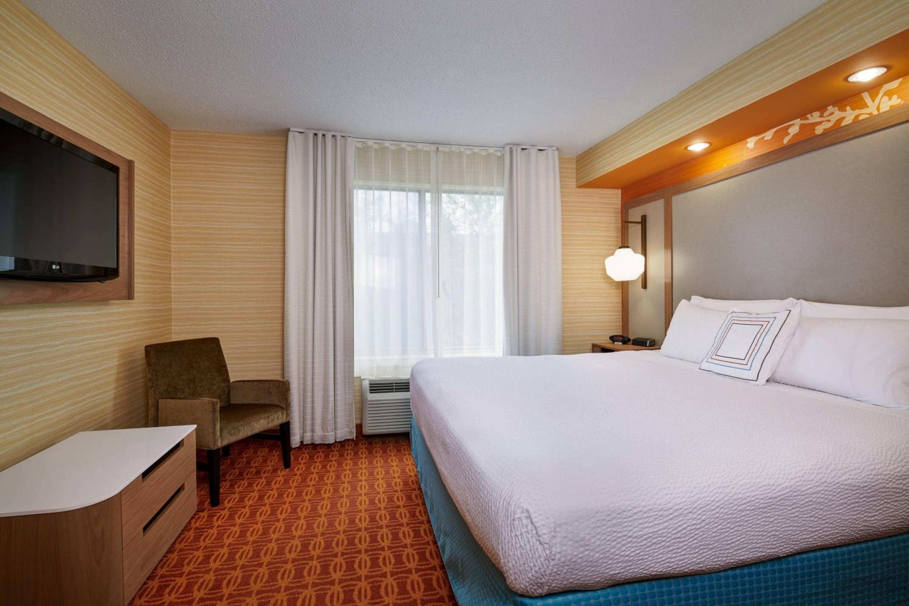 King Suite with Sofa Bed - Photo 4